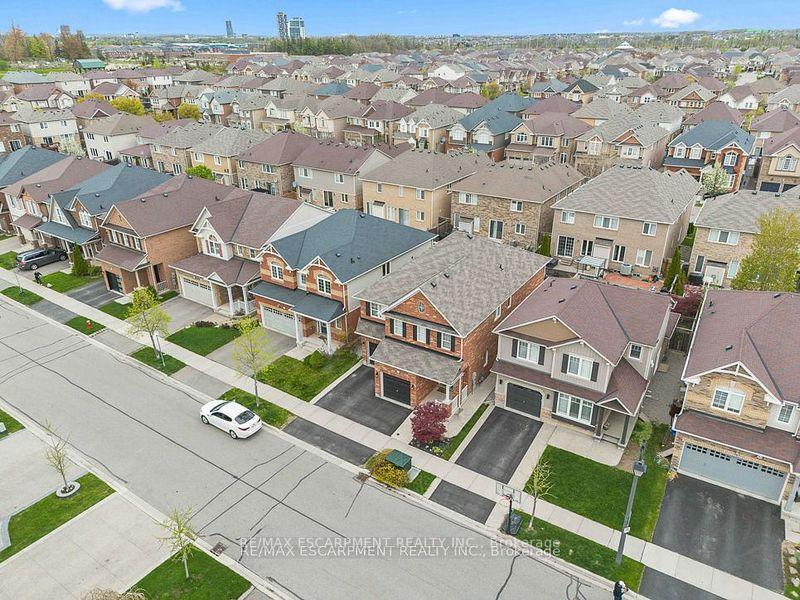 Photo 33 of 255 Monaghan Crescent E, Milton, Willmott — HOMEH