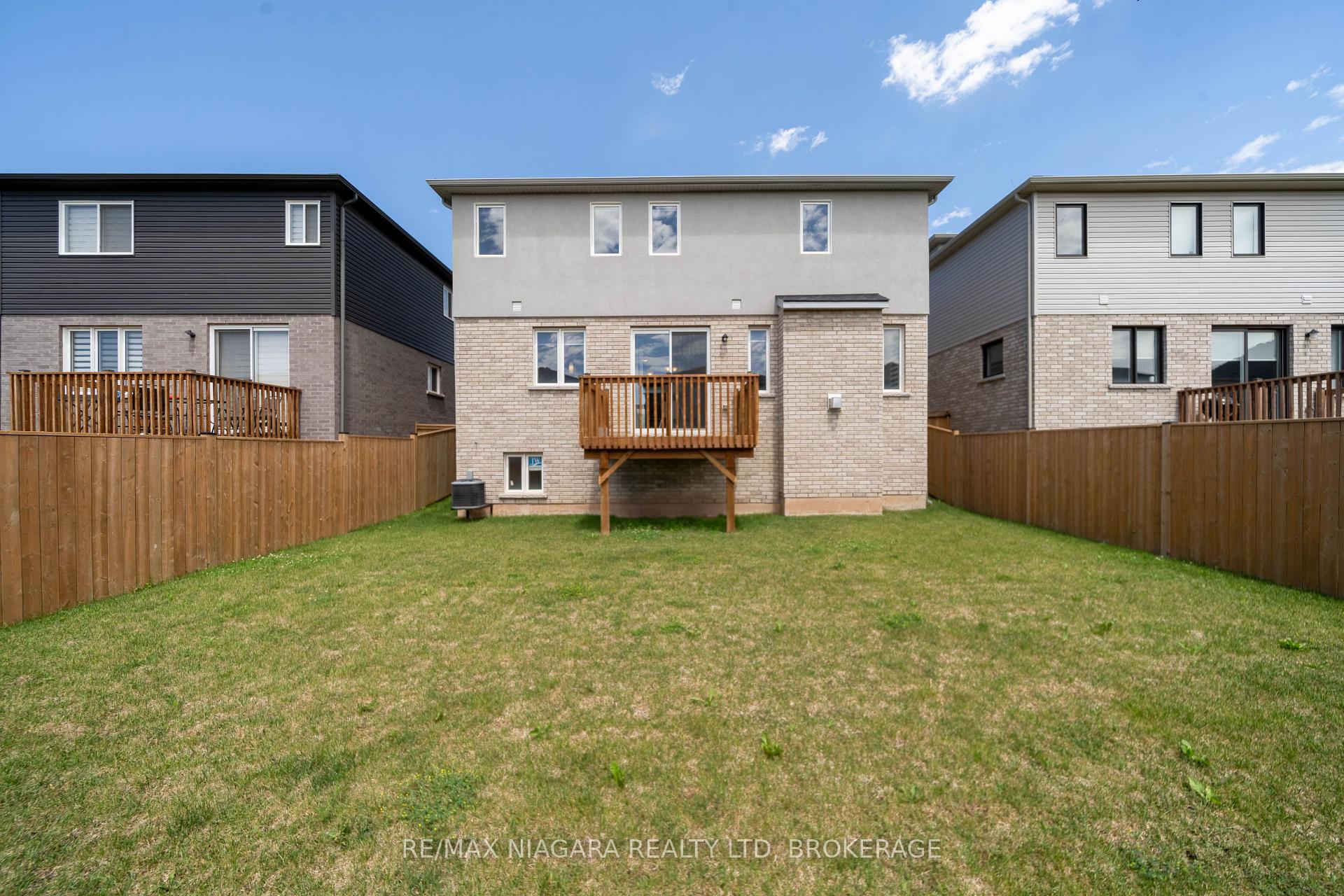 Photo 4 of 8064 Citation Road, Niagara Falls, Ascot — HOMEH