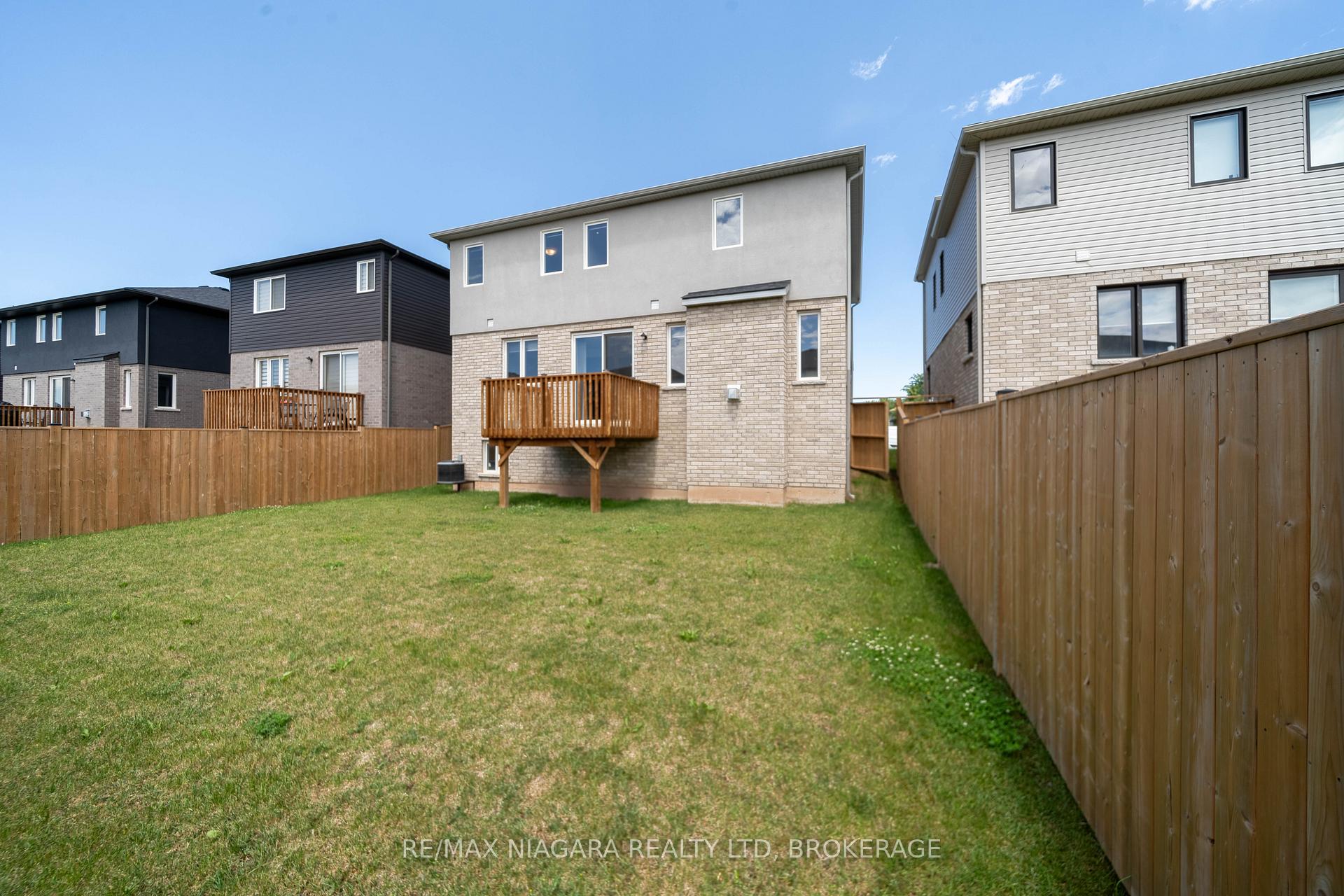 Photo 5 of 8064 Citation Road, Niagara Falls, Ascot — HOMEH