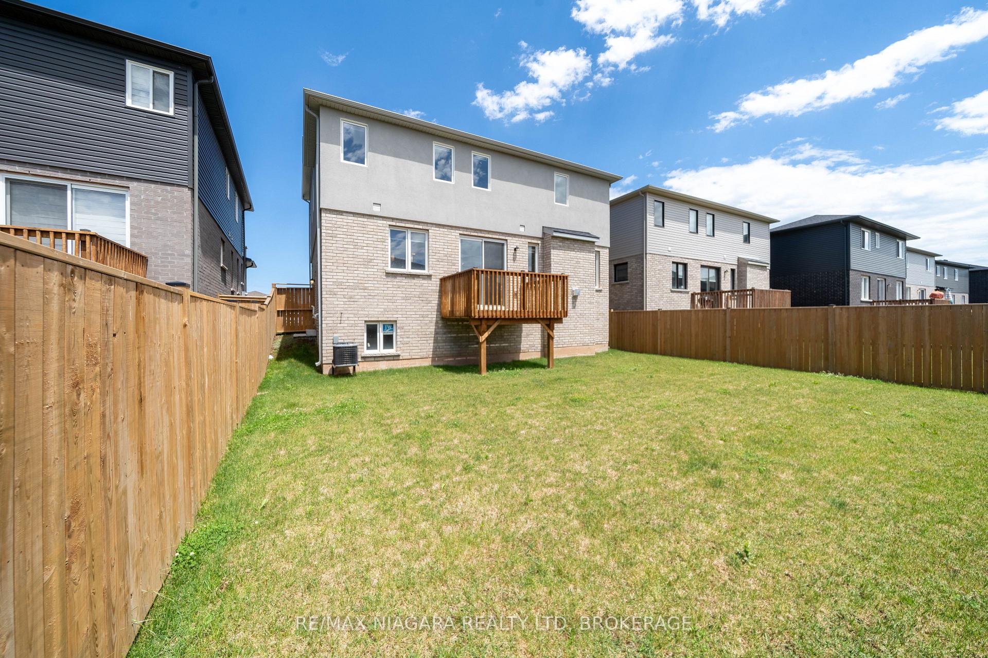 Photo 6 of 8064 Citation Road, Niagara Falls, Ascot — HOMEH
