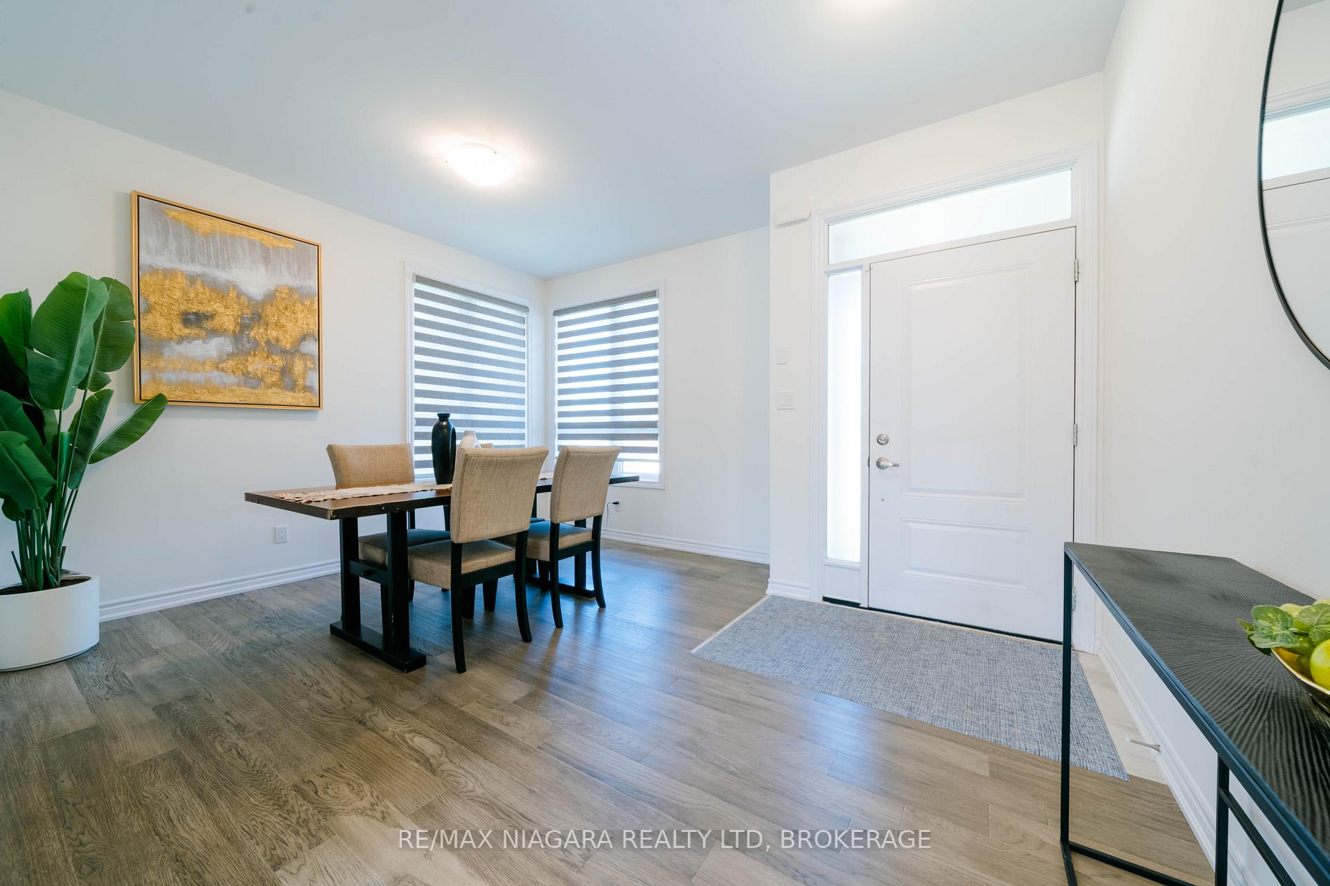 Photo 12 of 8064 Citation Road, Niagara Falls, Ascot — HOMEH