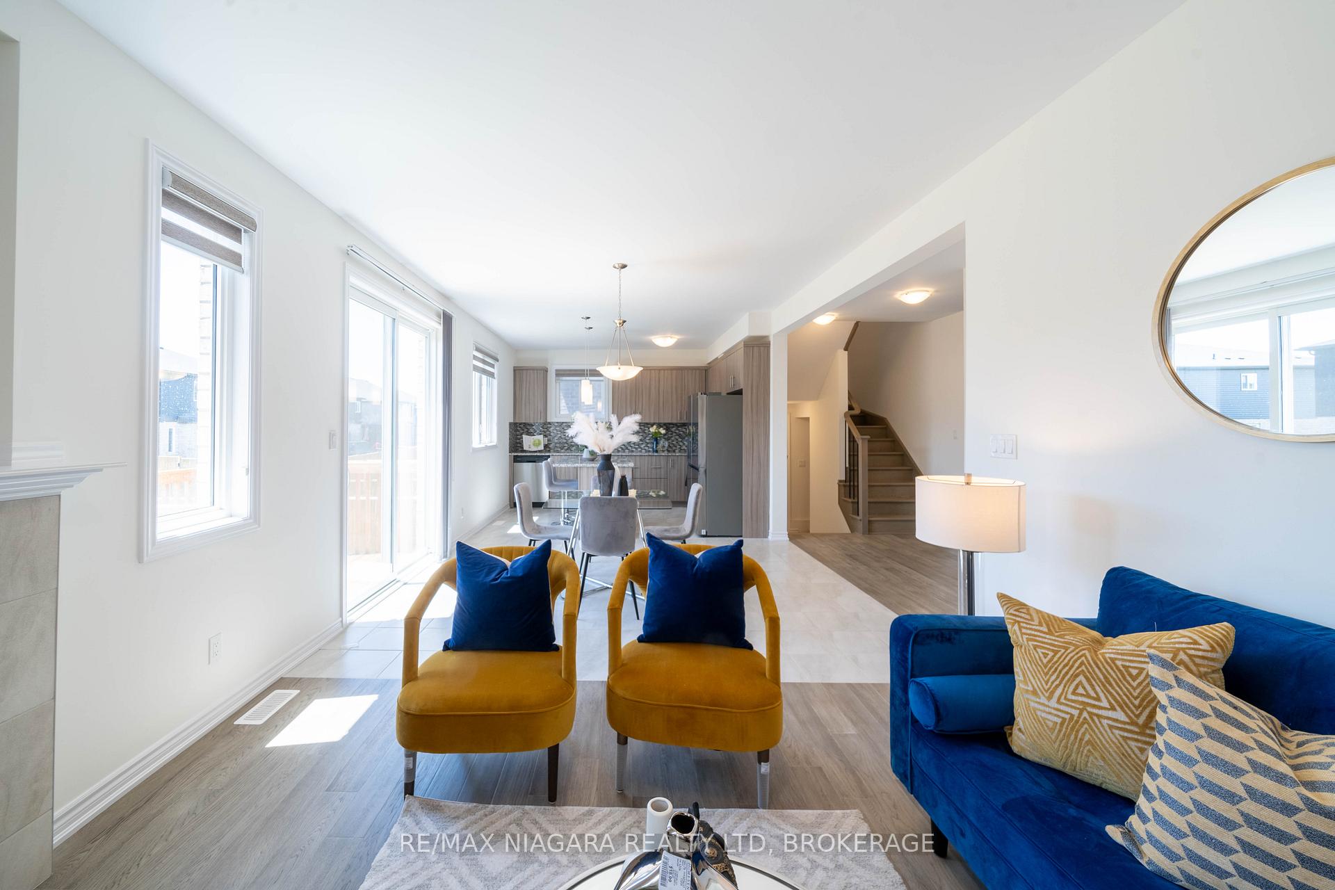 Photo 18 of 8064 Citation Road, Niagara Falls, Ascot — HOMEH