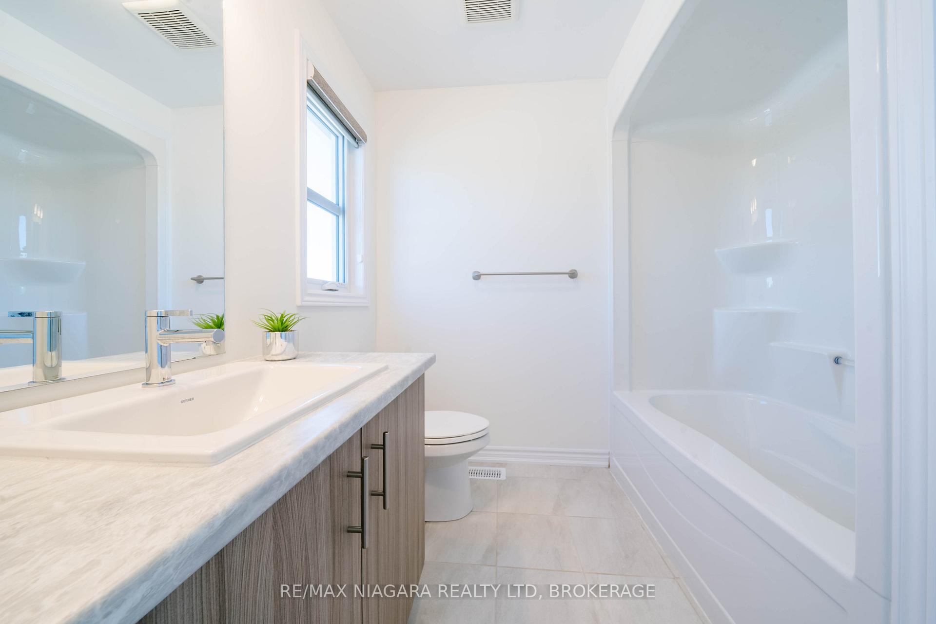 Photo 29 of 8064 Citation Road, Niagara Falls, Ascot — HOMEH