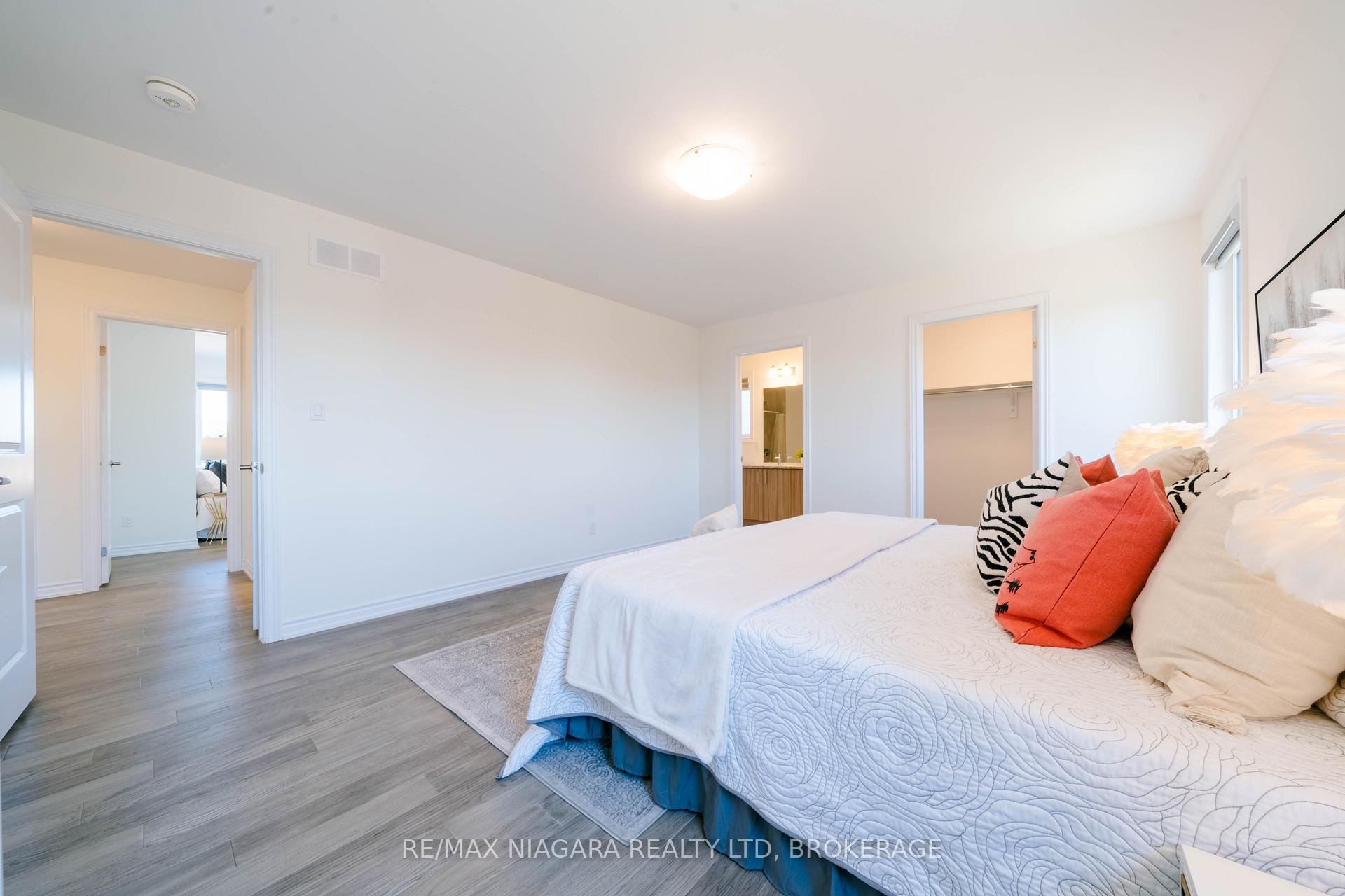Photo 30 of 8064 Citation Road, Niagara Falls, Ascot — HOMEH
