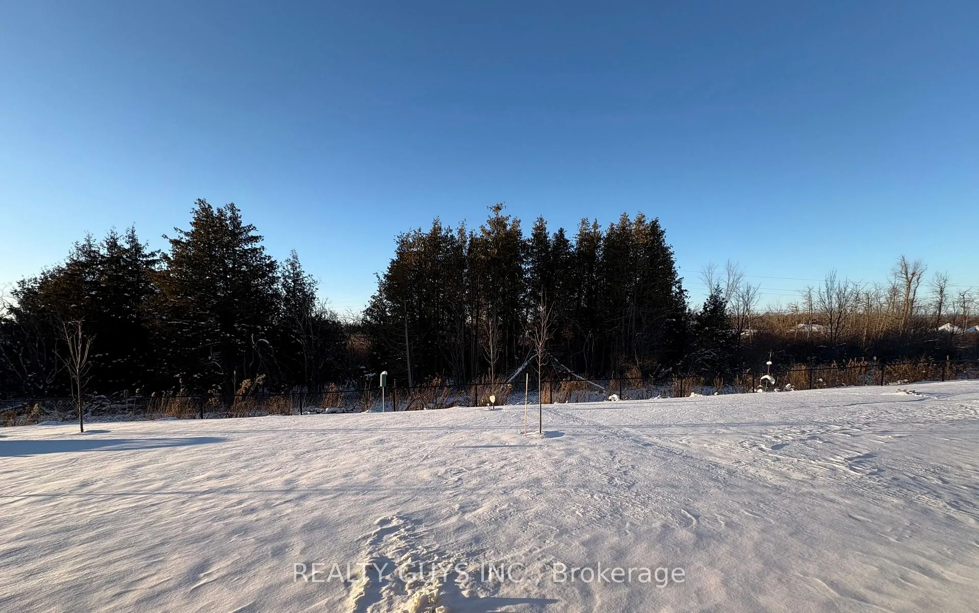 Photo 3 of 322 Cullen Trail, Peterborough, Northcrest Ward 5 — HOMEH