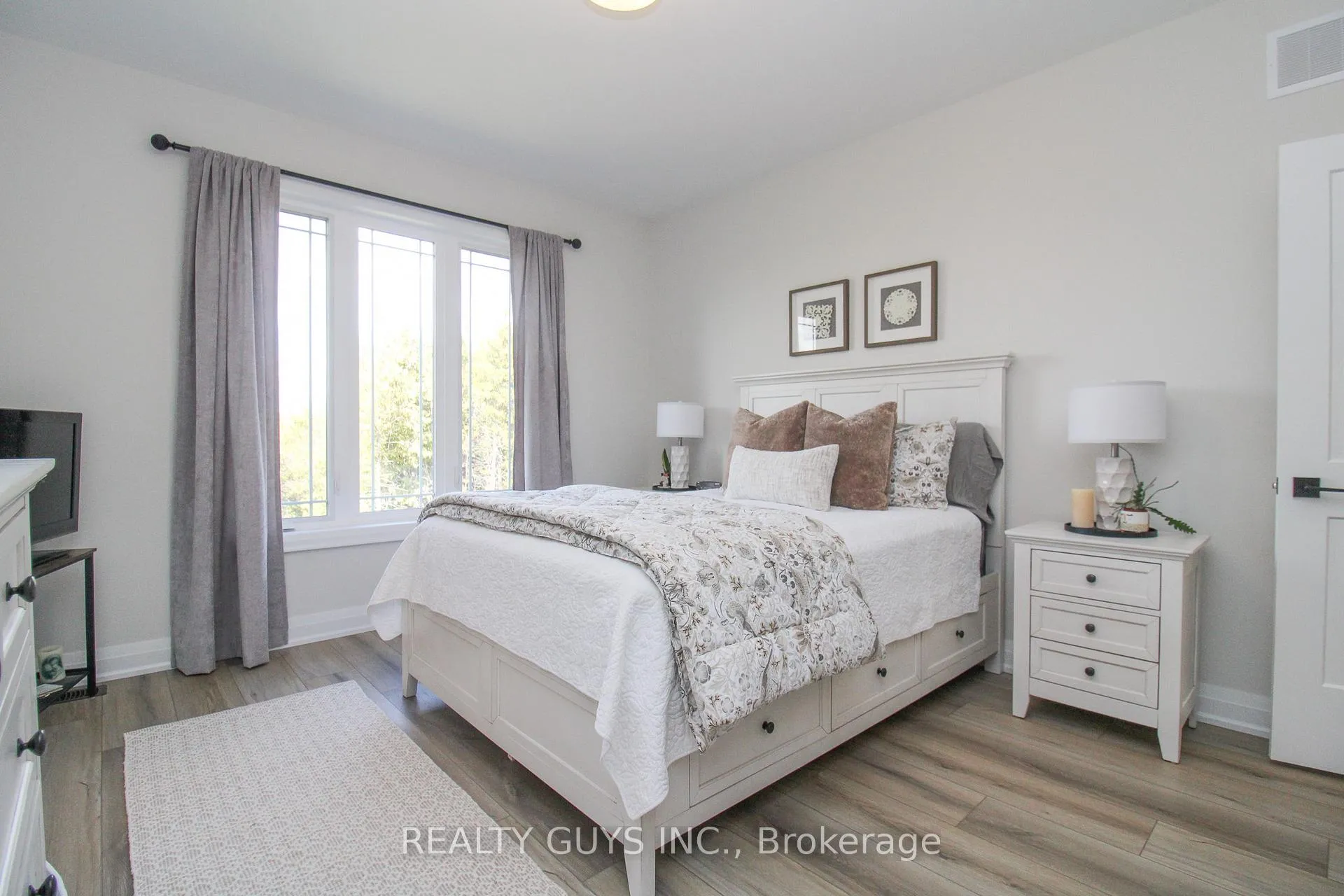Photo 17 of 322 Cullen Trail, Peterborough, Northcrest Ward 5 — HOMEH