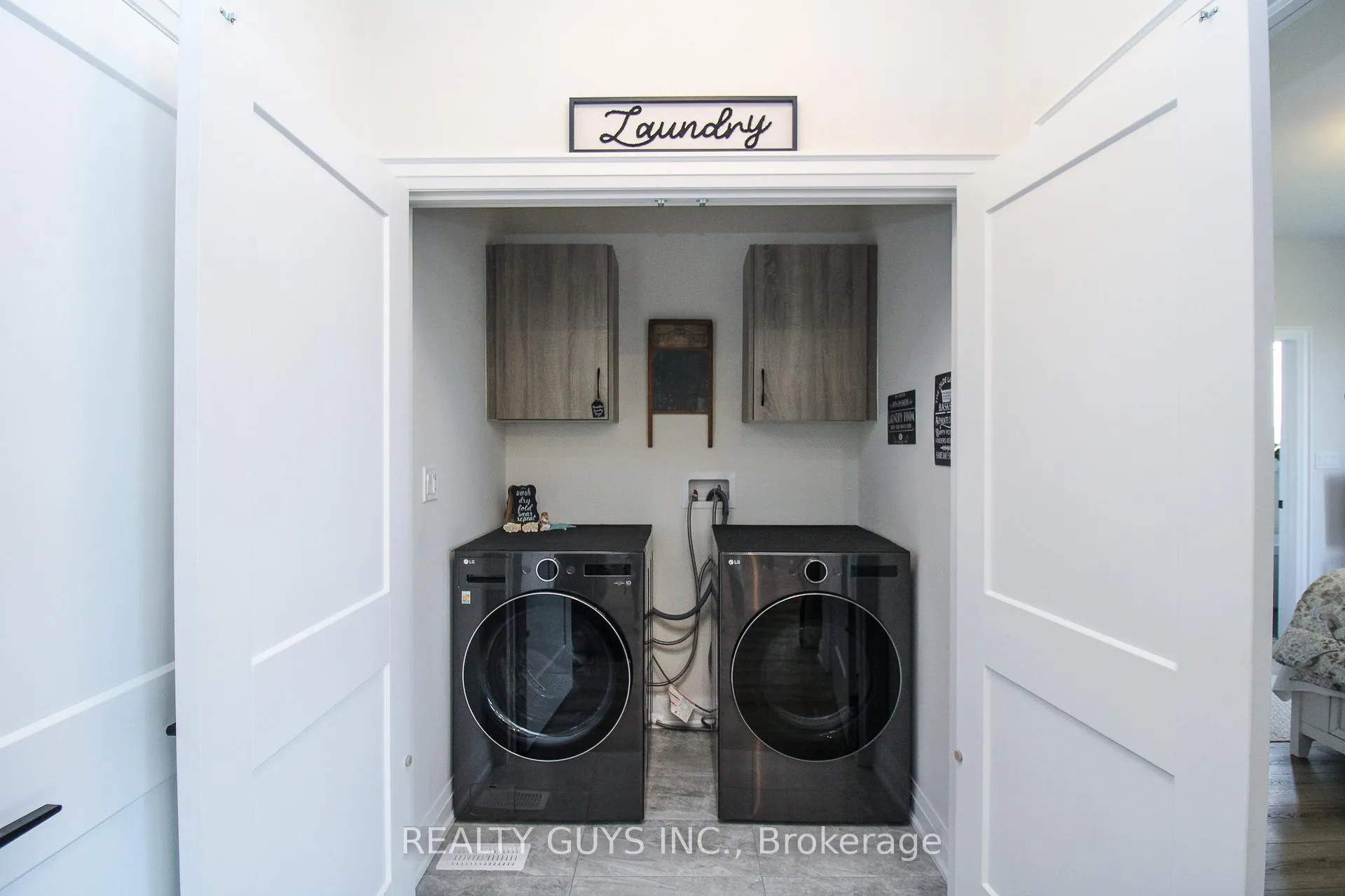 Photo 21 of 322 Cullen Trail, Peterborough, Northcrest Ward 5 — HOMEH