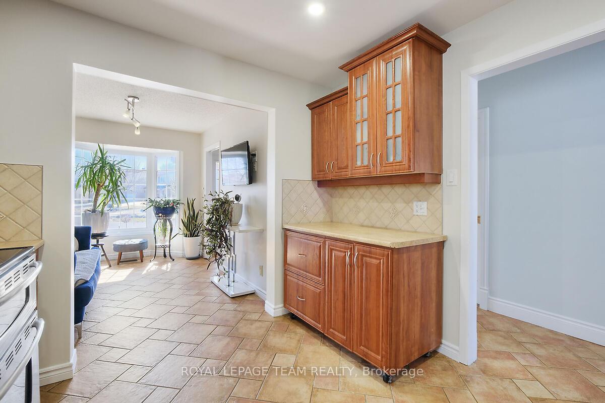 Photo 7 of 1765 Bromont Way, Ottawa, Chateauneuf — HOMEH