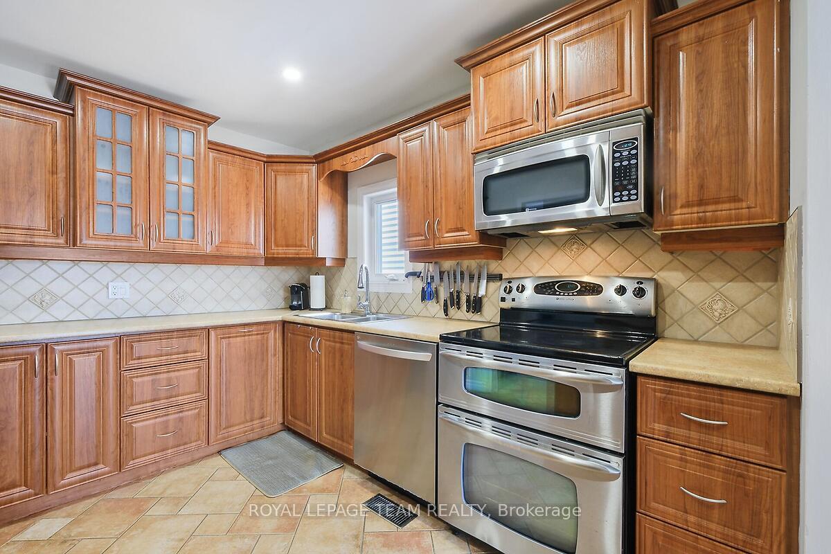 Photo 8 of 1765 Bromont Way, Ottawa, Chateauneuf — HOMEH