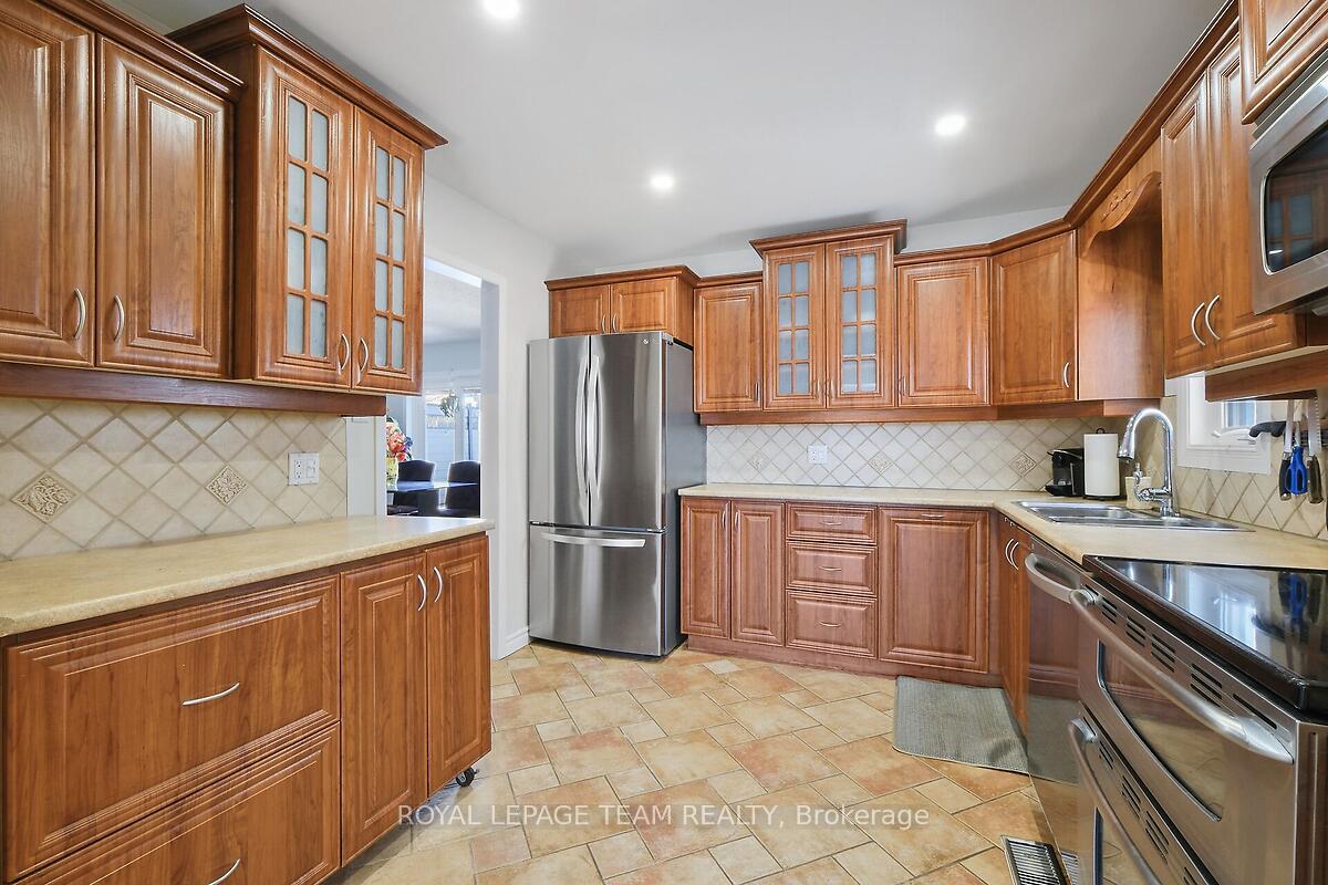 Photo 10 of 1765 Bromont Way, Ottawa, Chateauneuf — HOMEH
