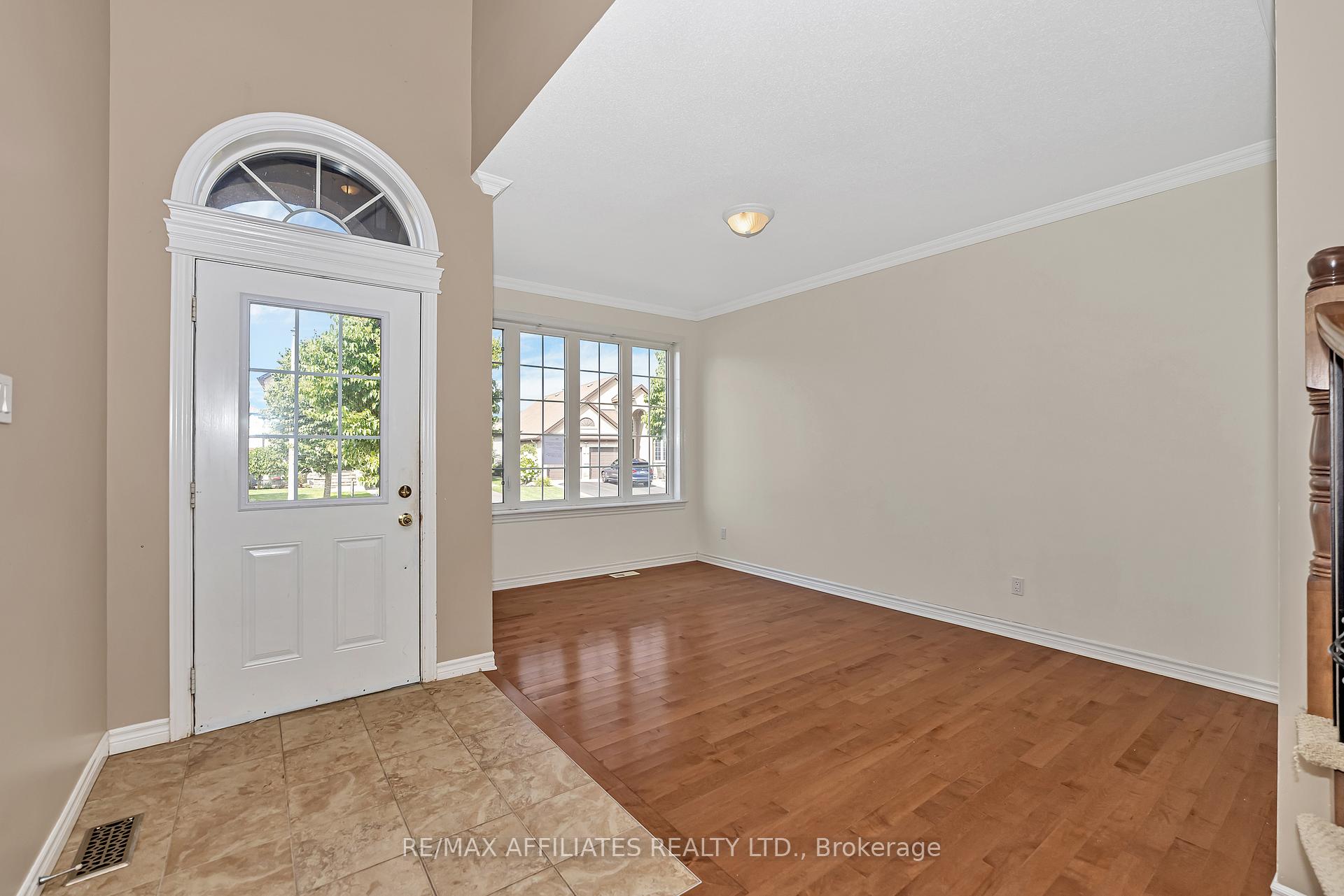 Photo 4 of 994 Fieldfair Way, Ottawa, Notting Hill/Summerside — HOMEH