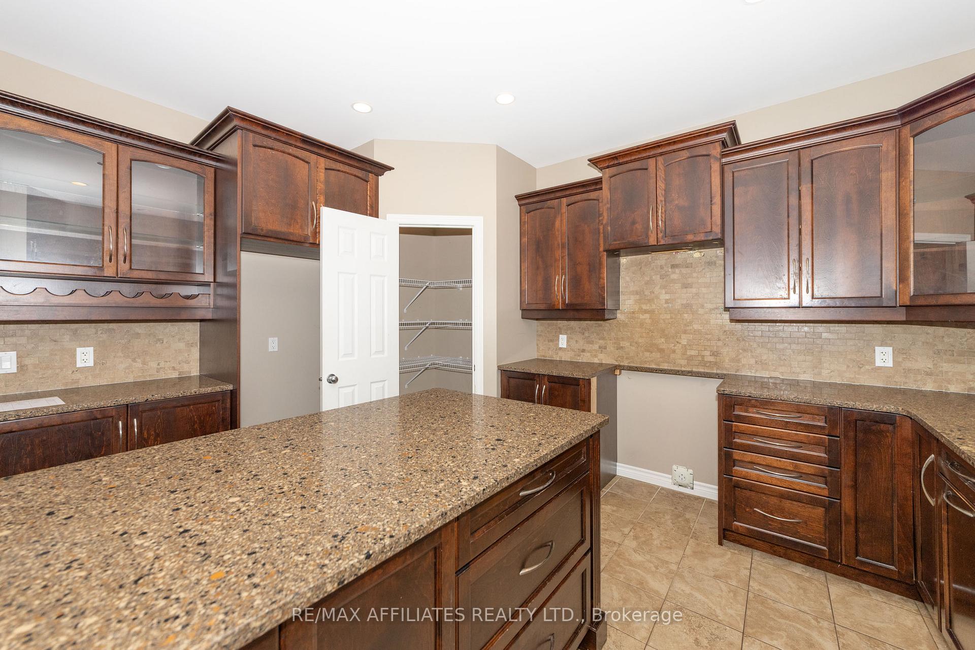Photo 10 of 994 Fieldfair Way, Ottawa, Notting Hill/Summerside — HOMEH