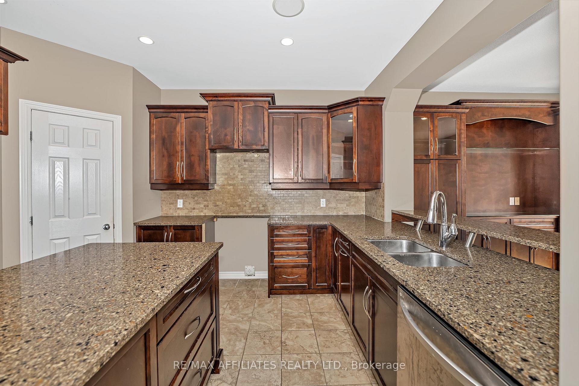 Photo 12 of 994 Fieldfair Way, Ottawa, Notting Hill/Summerside — HOMEH