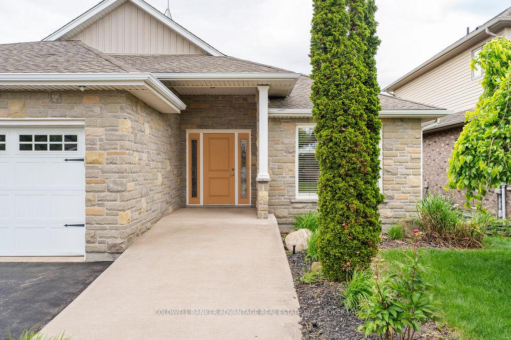 Photo 5 of 7188 St Michael Avenue, Niagara Falls, Forestview — HOMEH