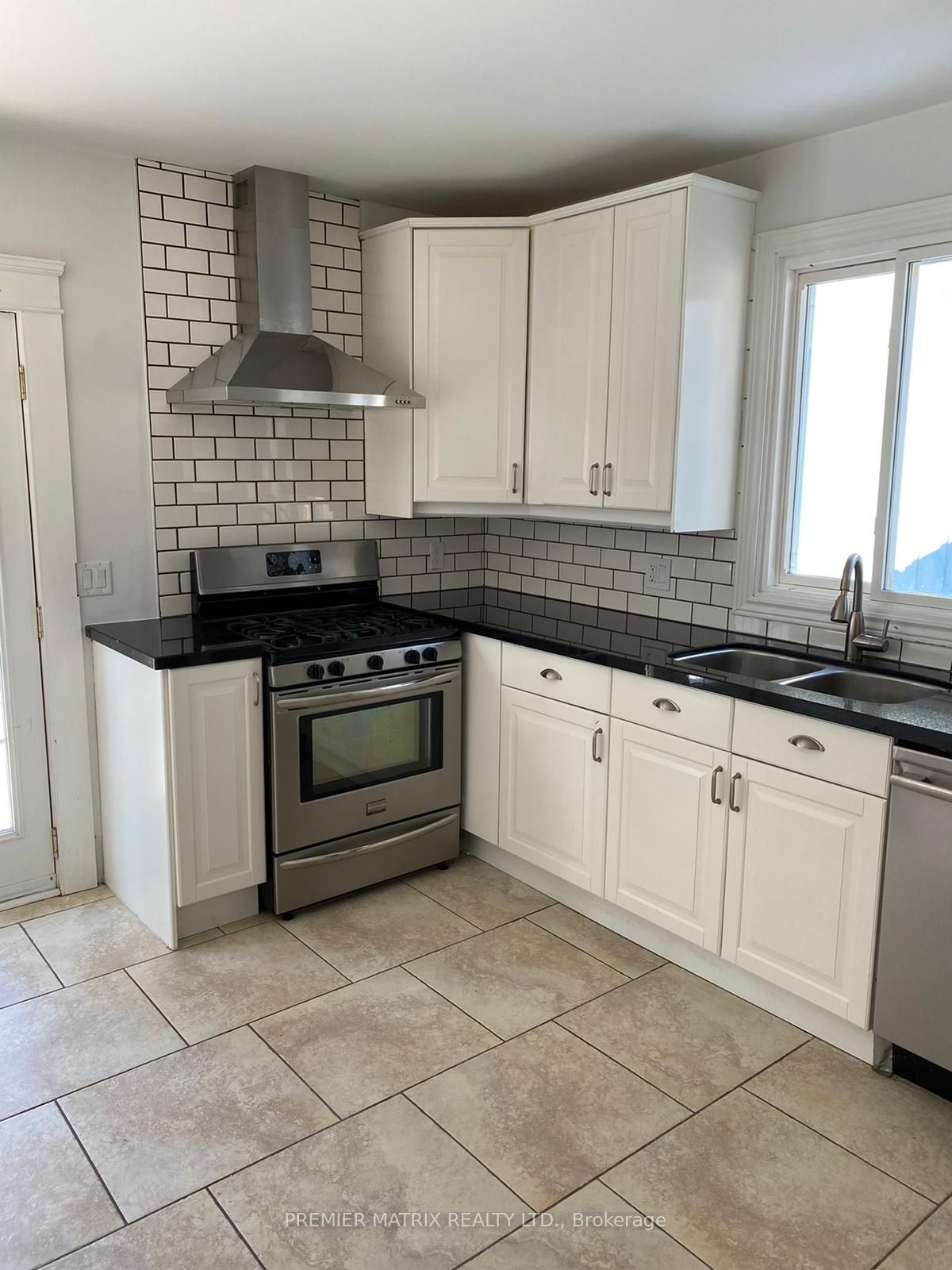 Photo 4 of 46 George Street, Aurora, Aurora Village — HOMEH