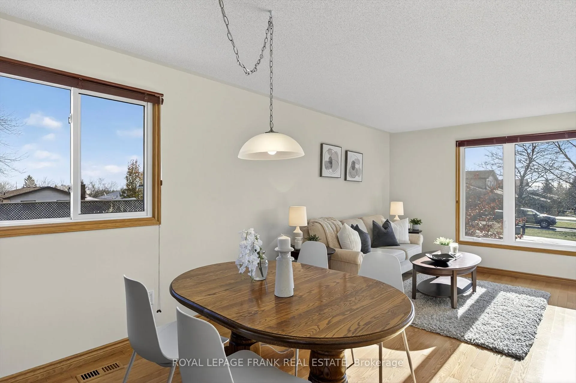 Photo 10 of 38 Clearview Court, Peterborough, Monaghan Ward 2 — HOMEH