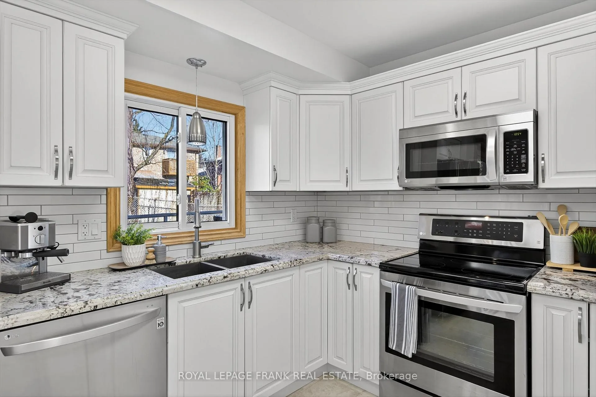 Photo 15 of 38 Clearview Court, Peterborough, Monaghan Ward 2 — HOMEH