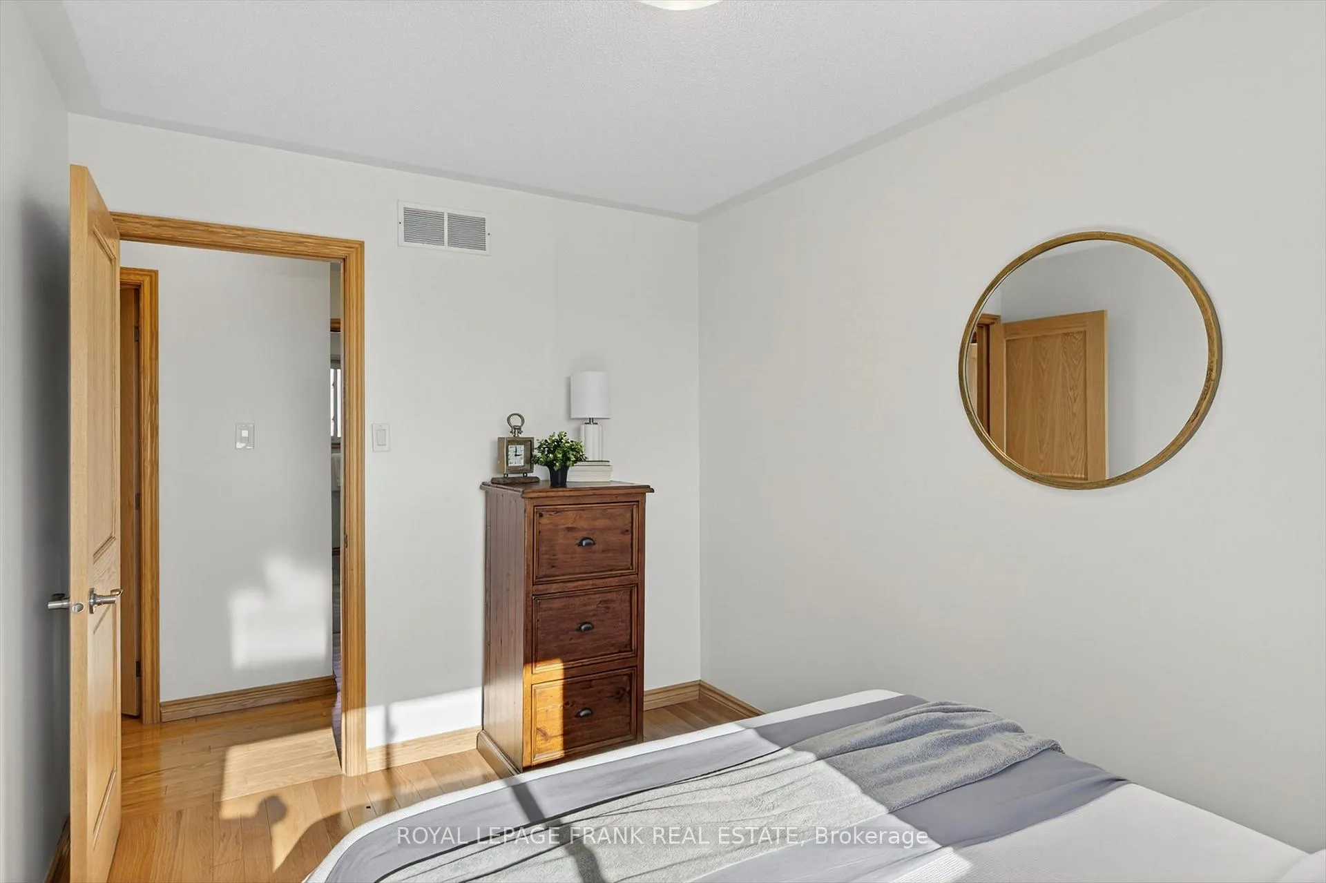 Photo 25 of 38 Clearview Court, Peterborough, Monaghan Ward 2 — HOMEH