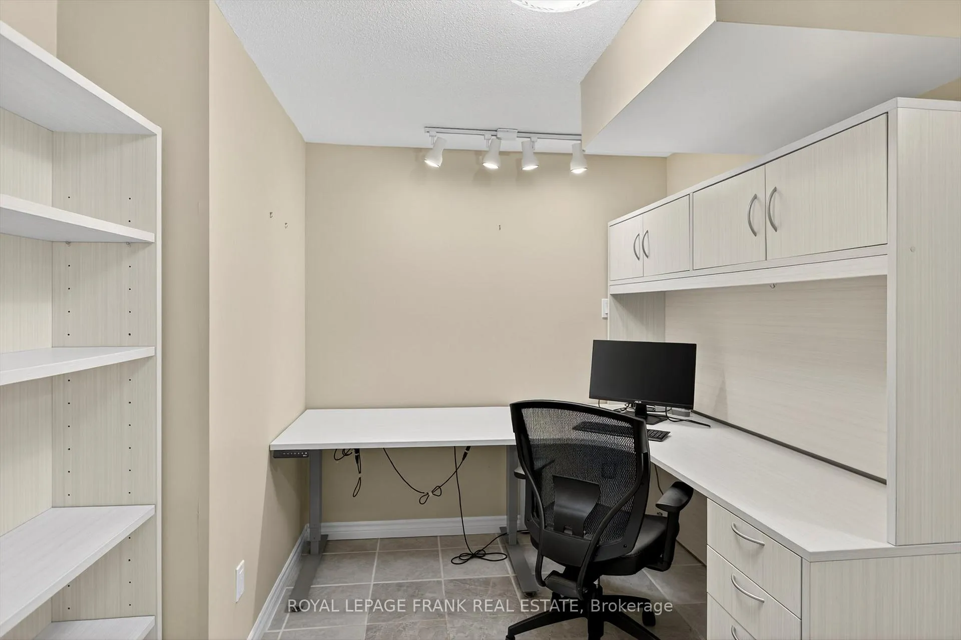Photo 32 of 38 Clearview Court, Peterborough, Monaghan Ward 2 — HOMEH