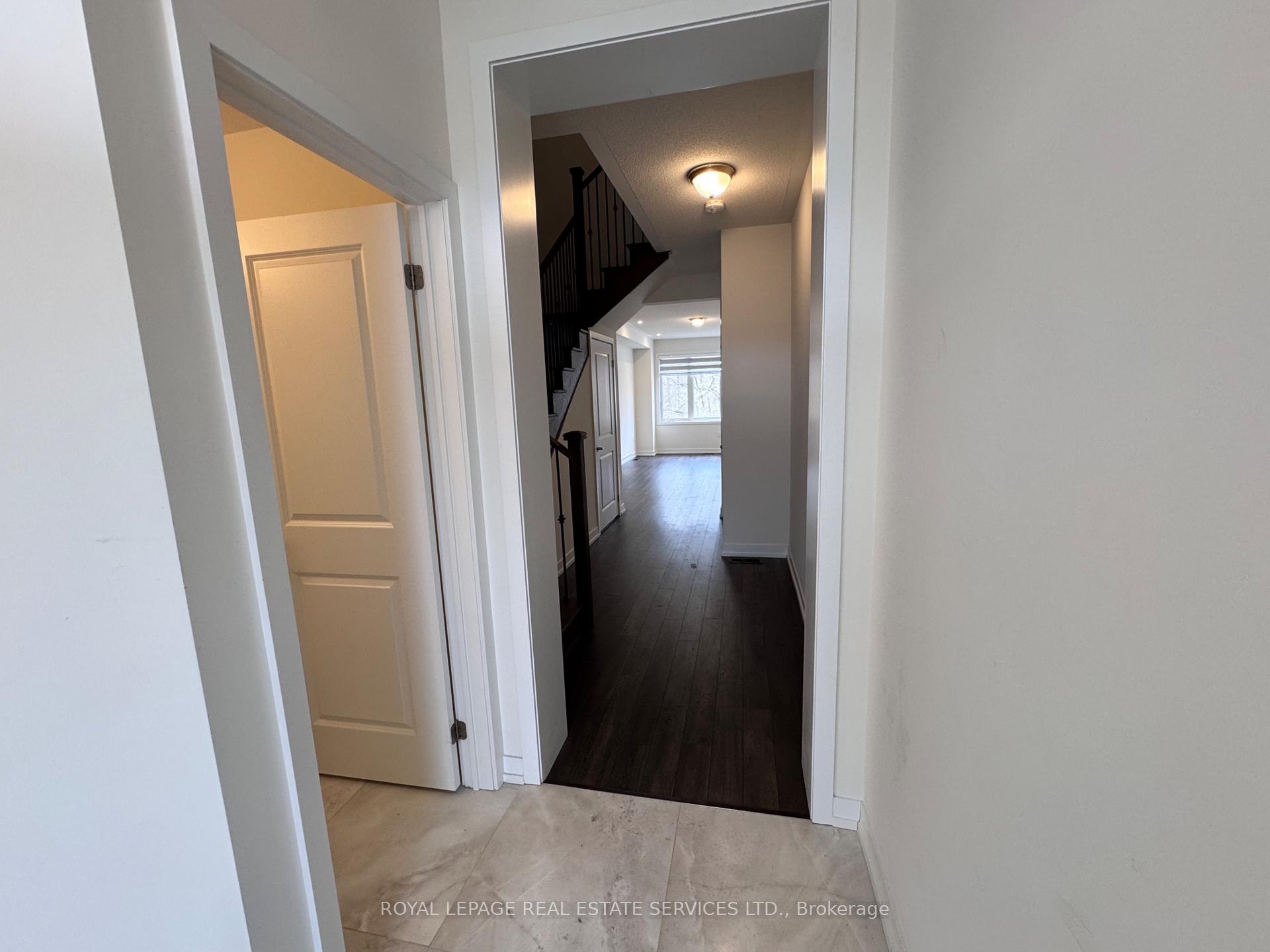 Photo 5 of 1436 Rose Way, Milton, Cobban — HOMEH