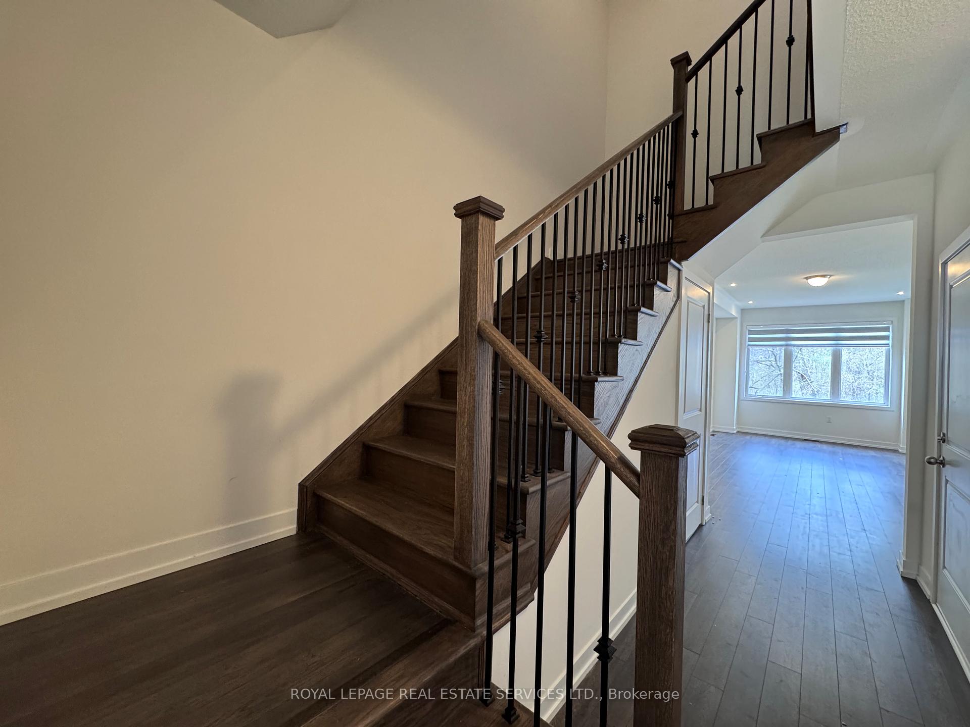 Photo 8 of 1436 Rose Way, Milton, Cobban — HOMEH