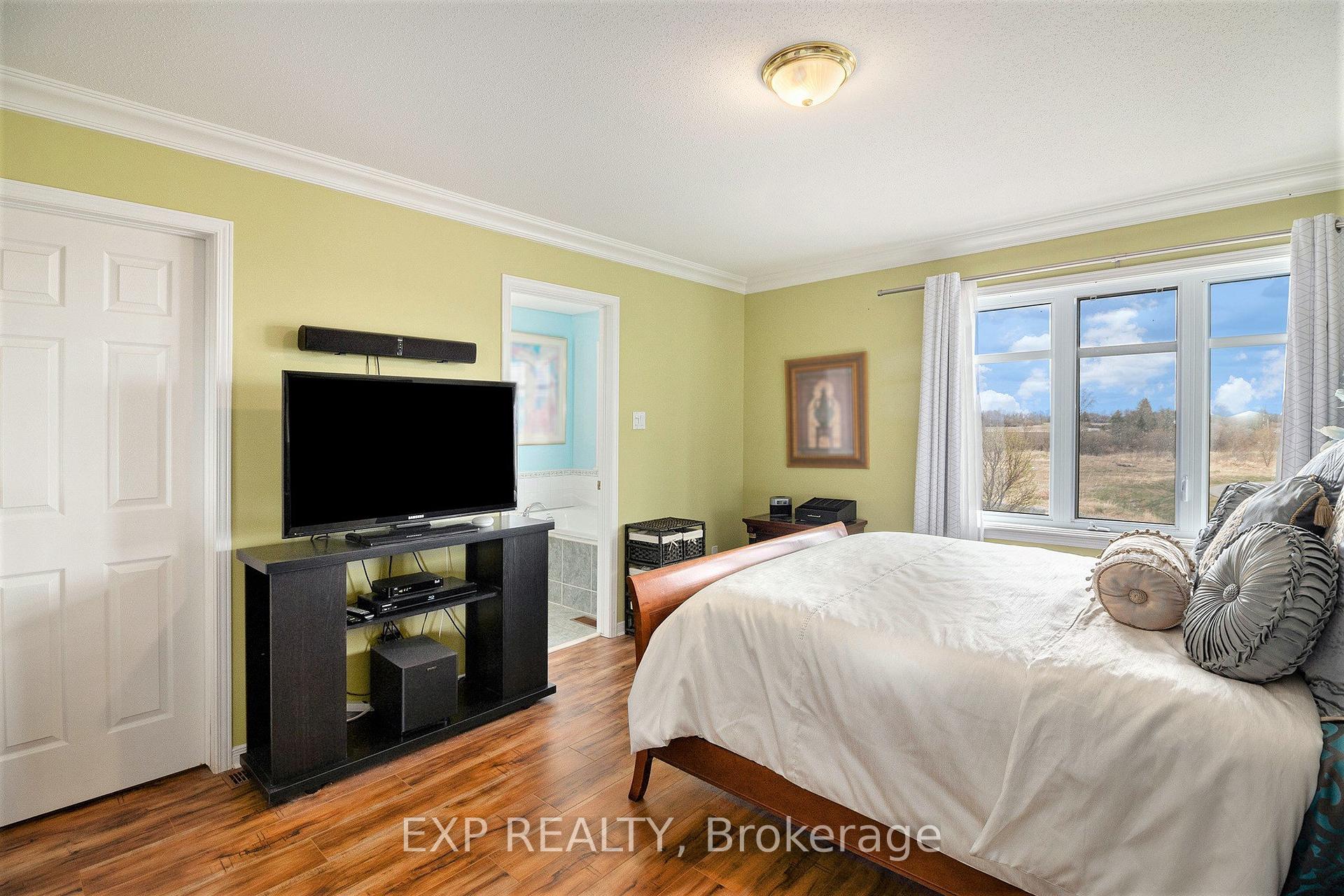 Photo 10 of 258 Trail Side Circle, Ottawa, Springridge/East Village — HOMEH