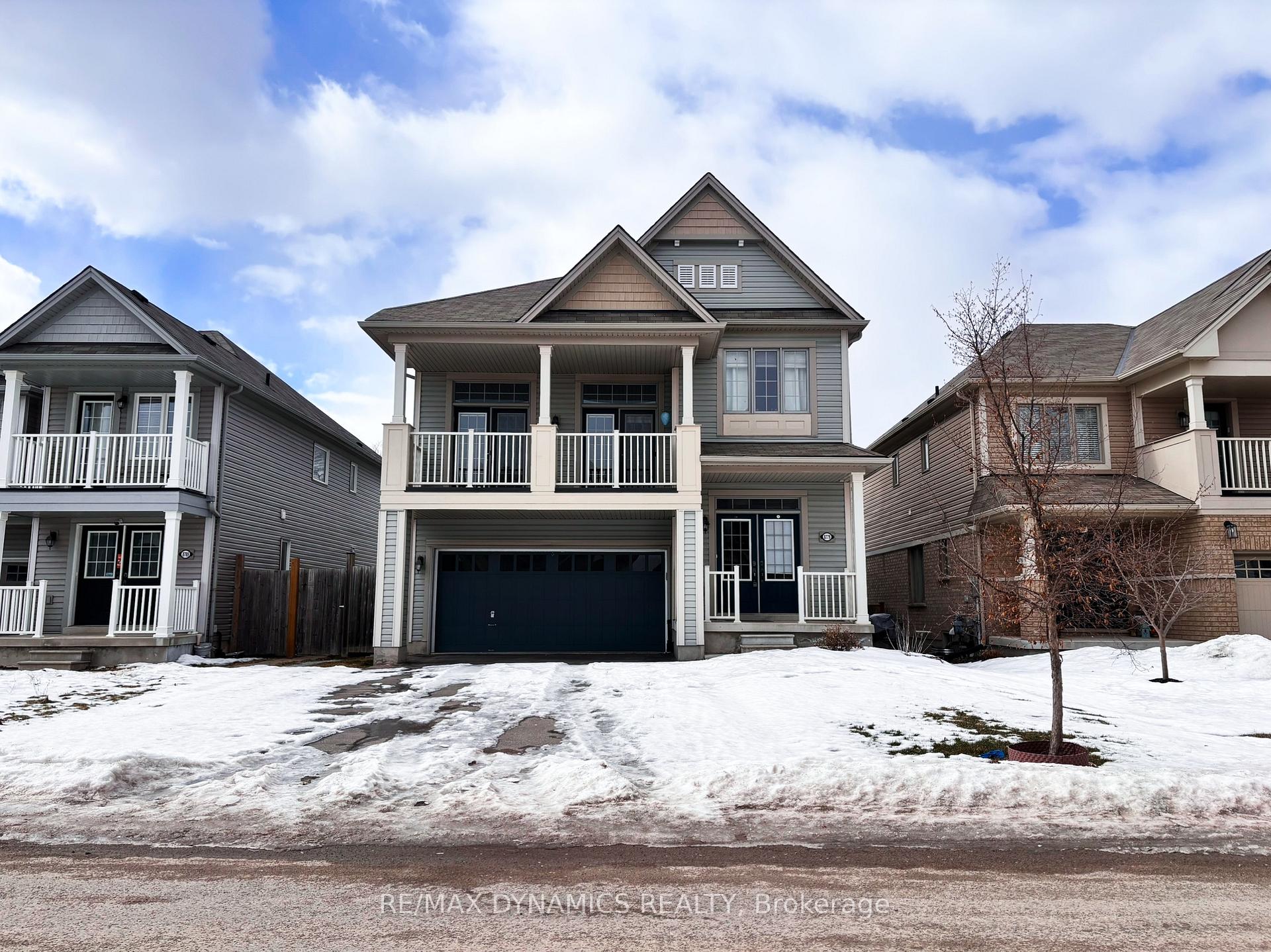 Photo 2 of 8779 Dogwood Crescent, Niagara Falls, Brown — HOMEH