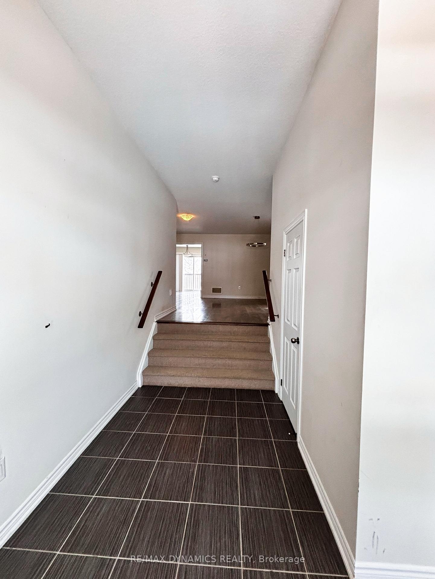 Photo 3 of 8779 Dogwood Crescent, Niagara Falls, Brown — HOMEH
