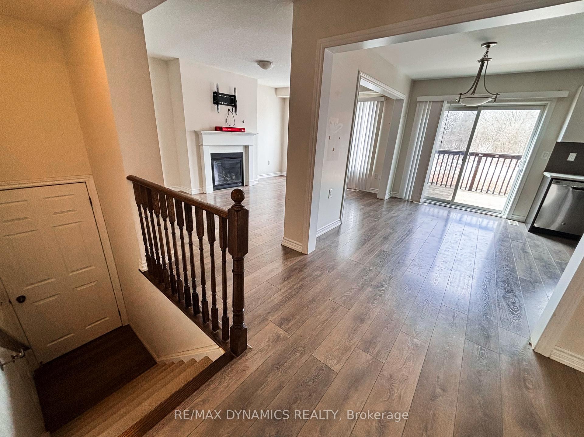Photo 6 of 8779 Dogwood Crescent, Niagara Falls, Brown — HOMEH