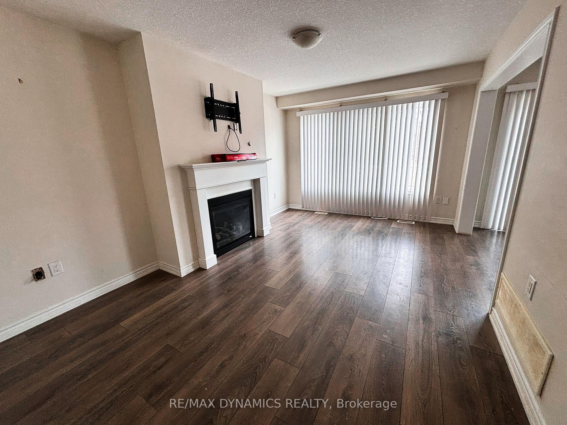 Photo 9 of 8779 Dogwood Crescent, Niagara Falls, Brown — HOMEH