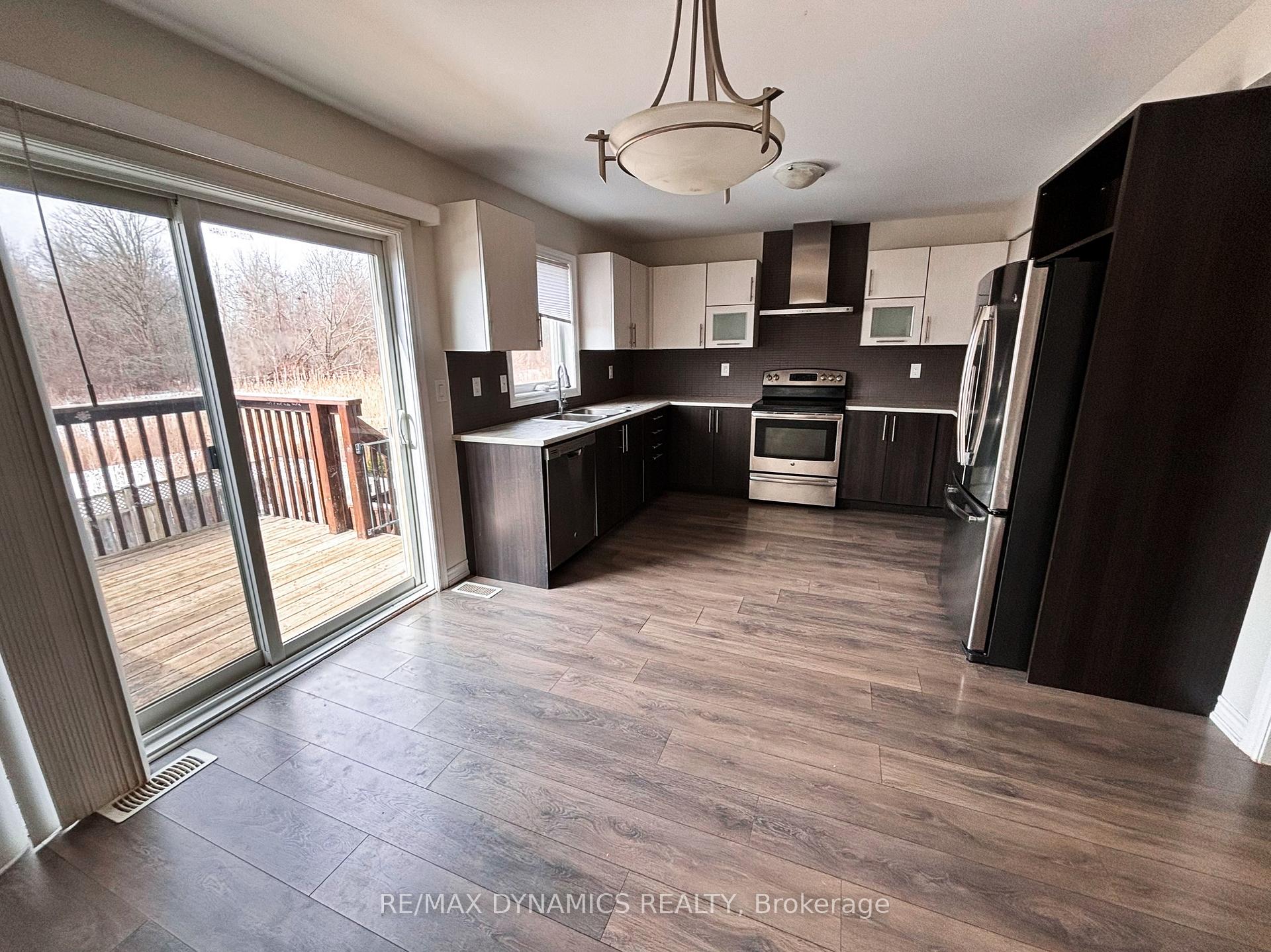Photo 11 of 8779 Dogwood Crescent, Niagara Falls, Brown — HOMEH