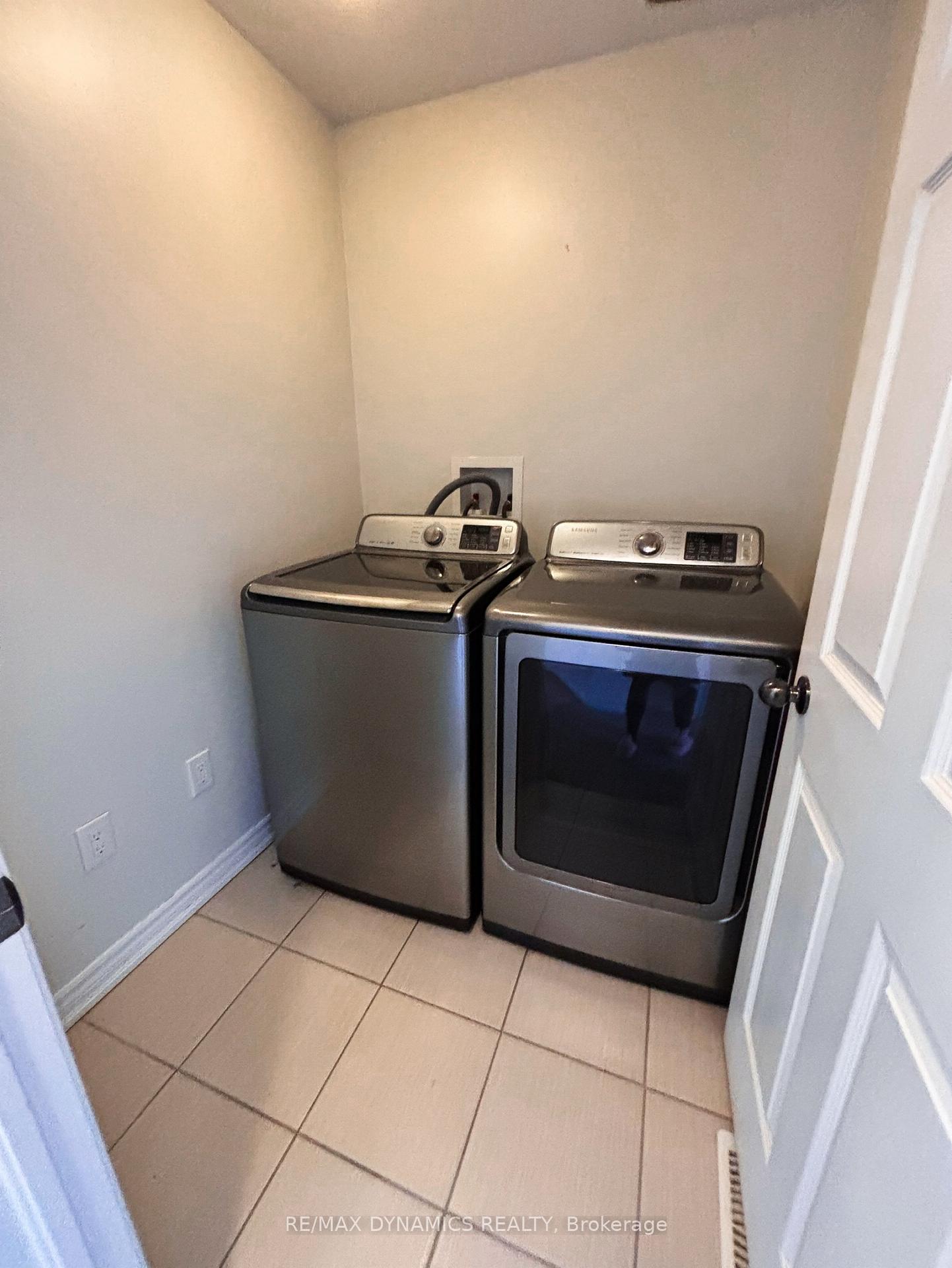 Photo 19 of 8779 Dogwood Crescent, Niagara Falls, Brown — HOMEH