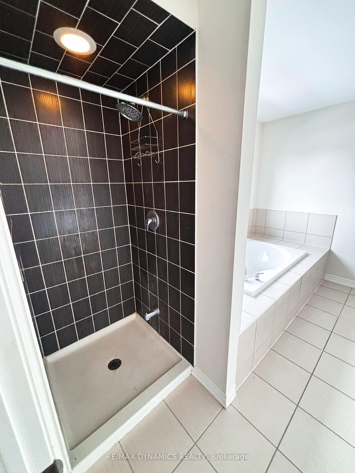 Photo 22 of 8779 Dogwood Crescent, Niagara Falls, Brown — HOMEH