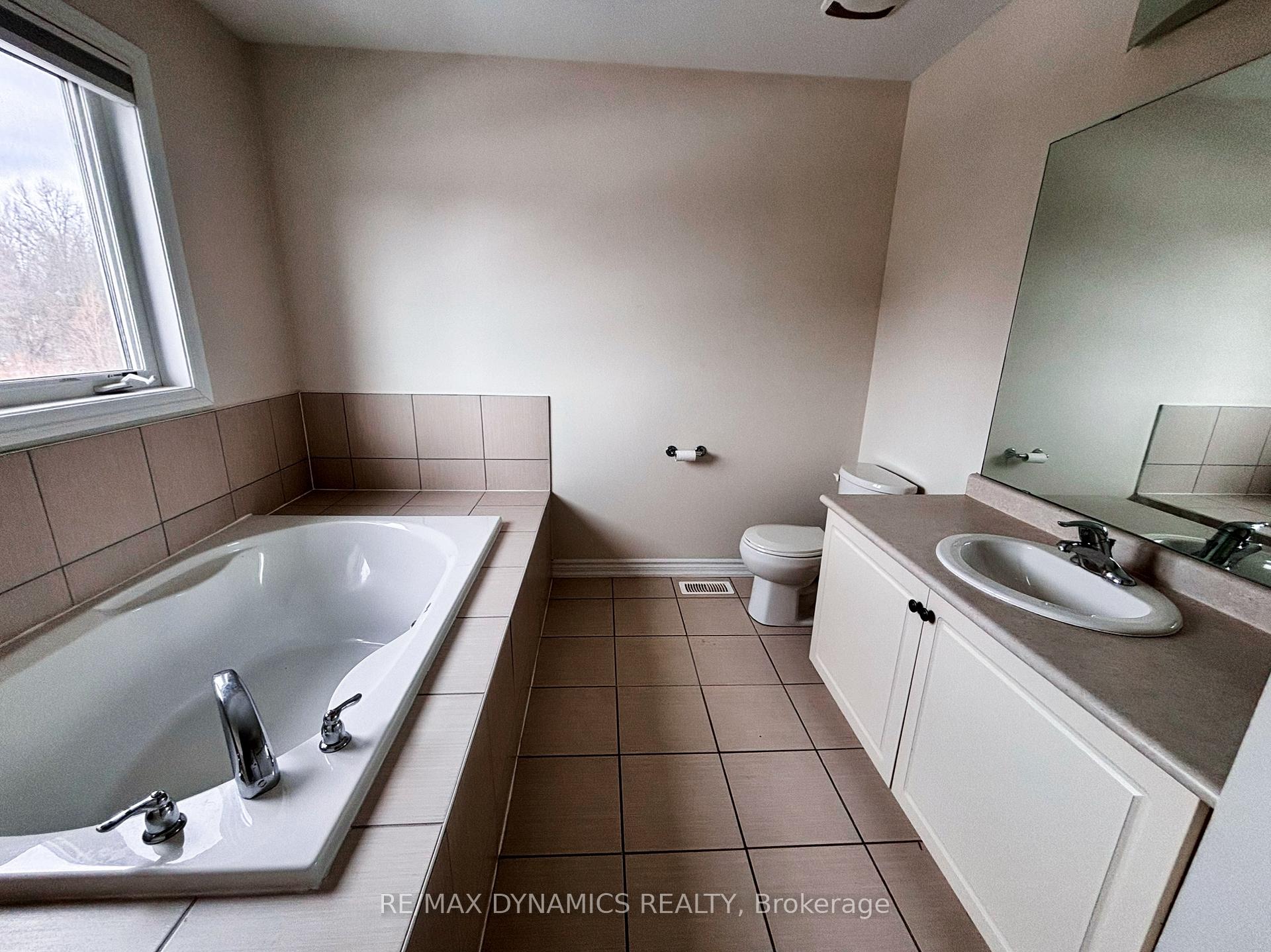 Photo 23 of 8779 Dogwood Crescent, Niagara Falls, Brown — HOMEH