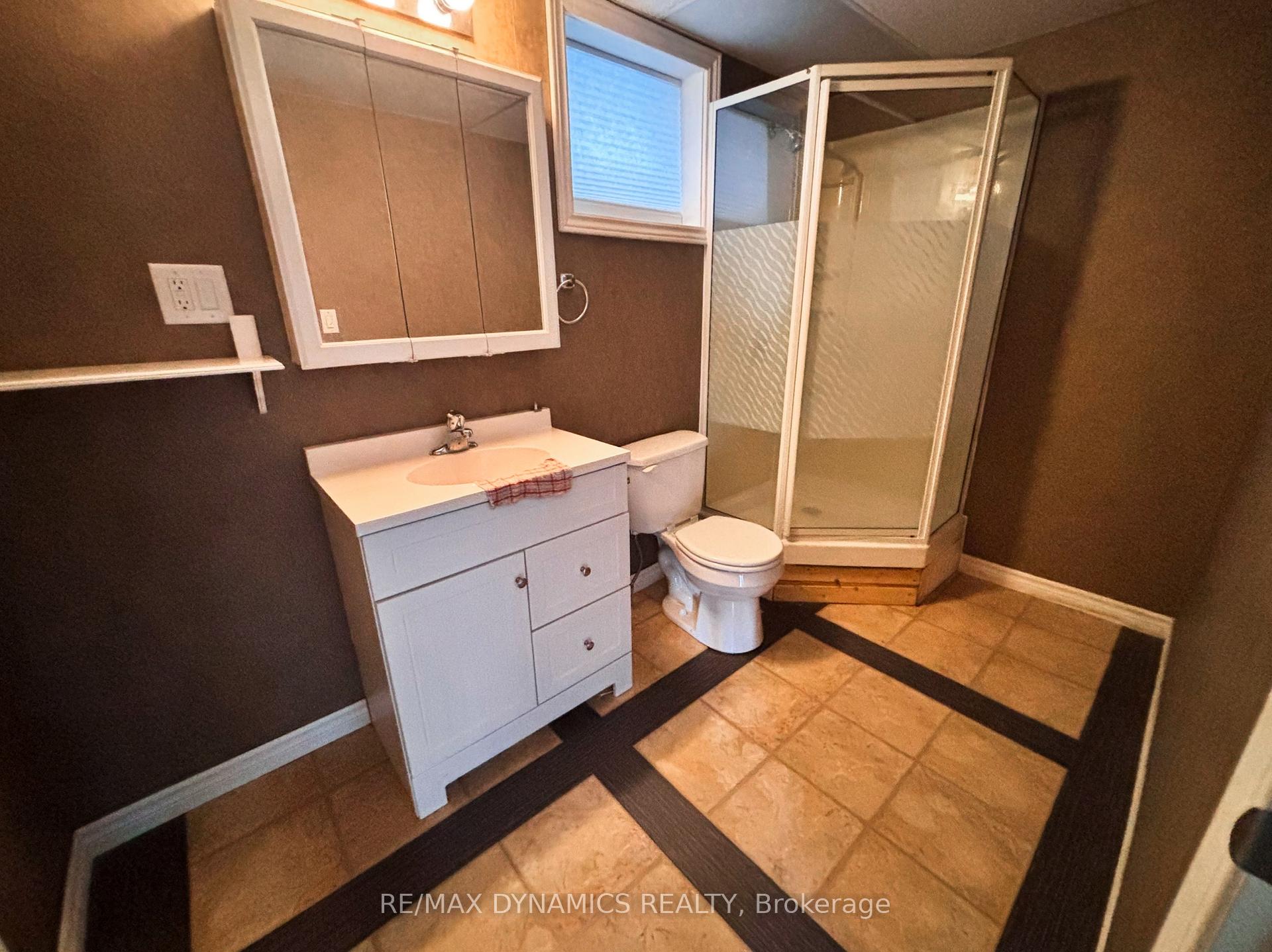 Photo 27 of 8779 Dogwood Crescent, Niagara Falls, Brown — HOMEH