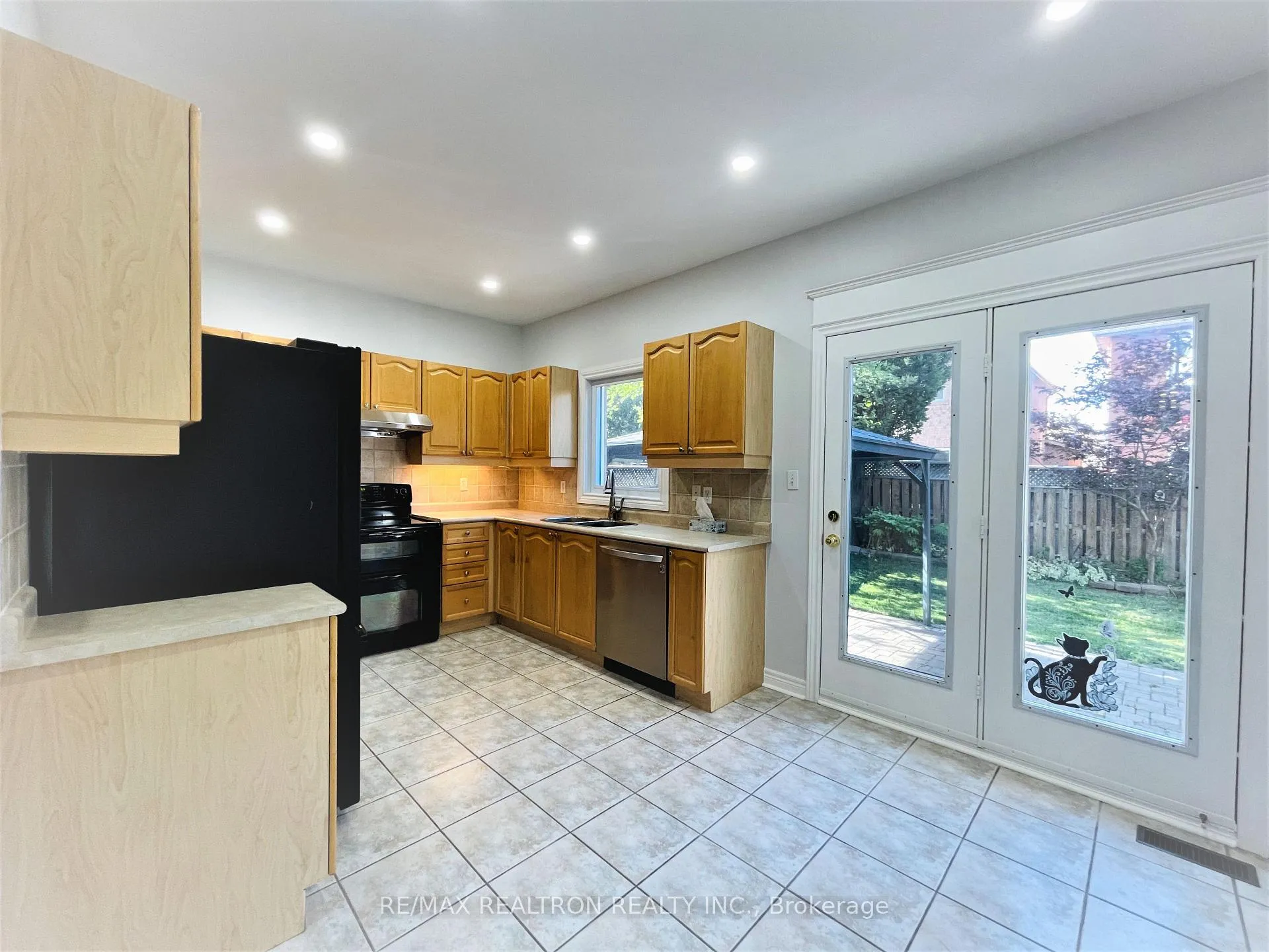 Photo 17 of 137 Bothwell Crescent, Newmarket, Summerhill Estates — HOMEH
