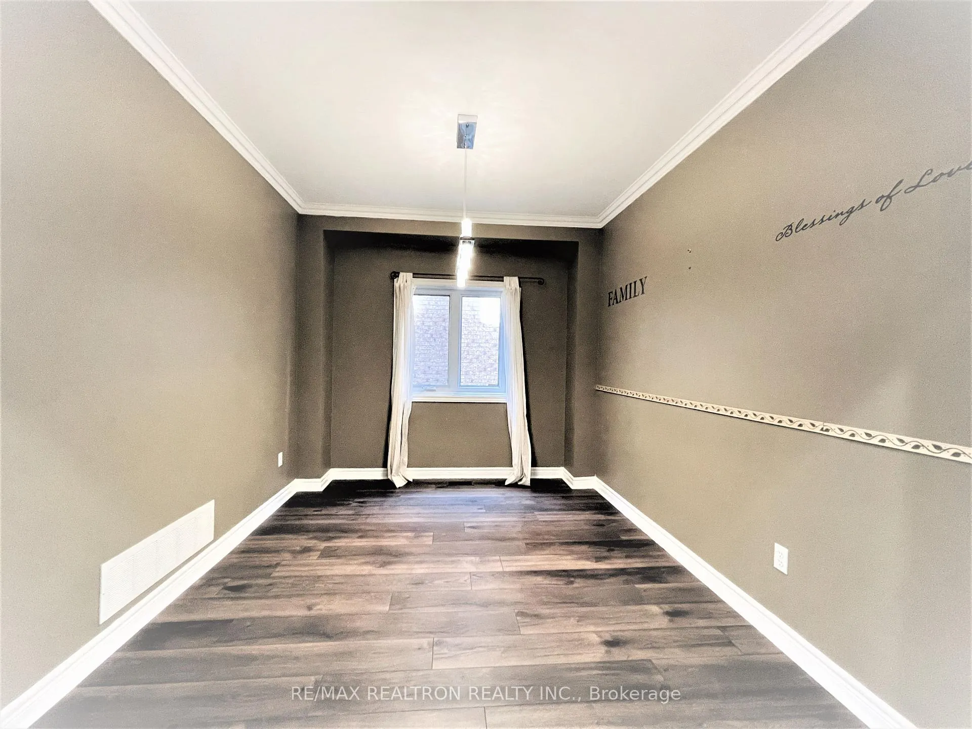 Photo 20 of 137 Bothwell Crescent, Newmarket, Summerhill Estates — HOMEH