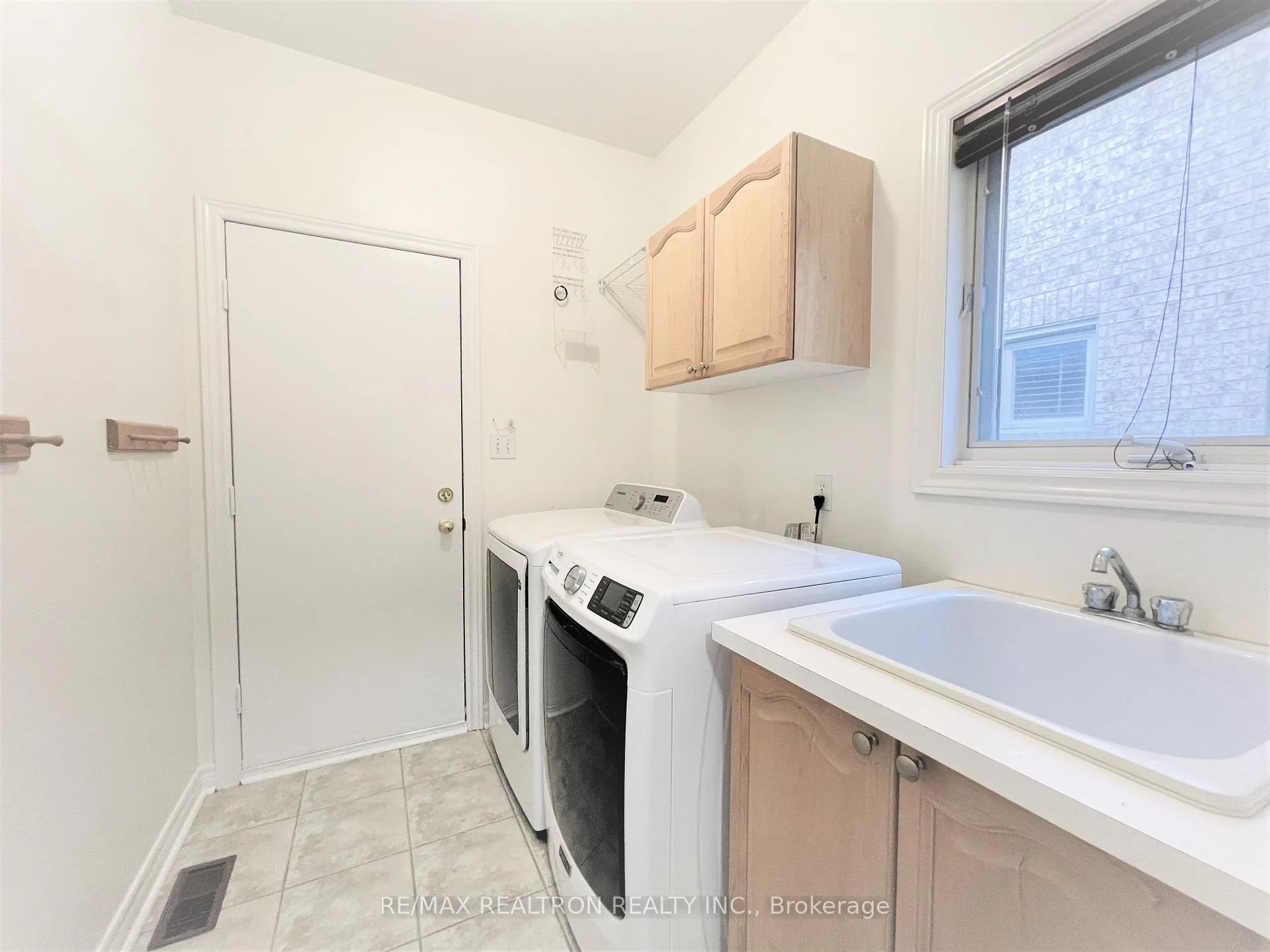 Photo 29 of 137 Bothwell Crescent, Newmarket, Summerhill Estates — HOMEH