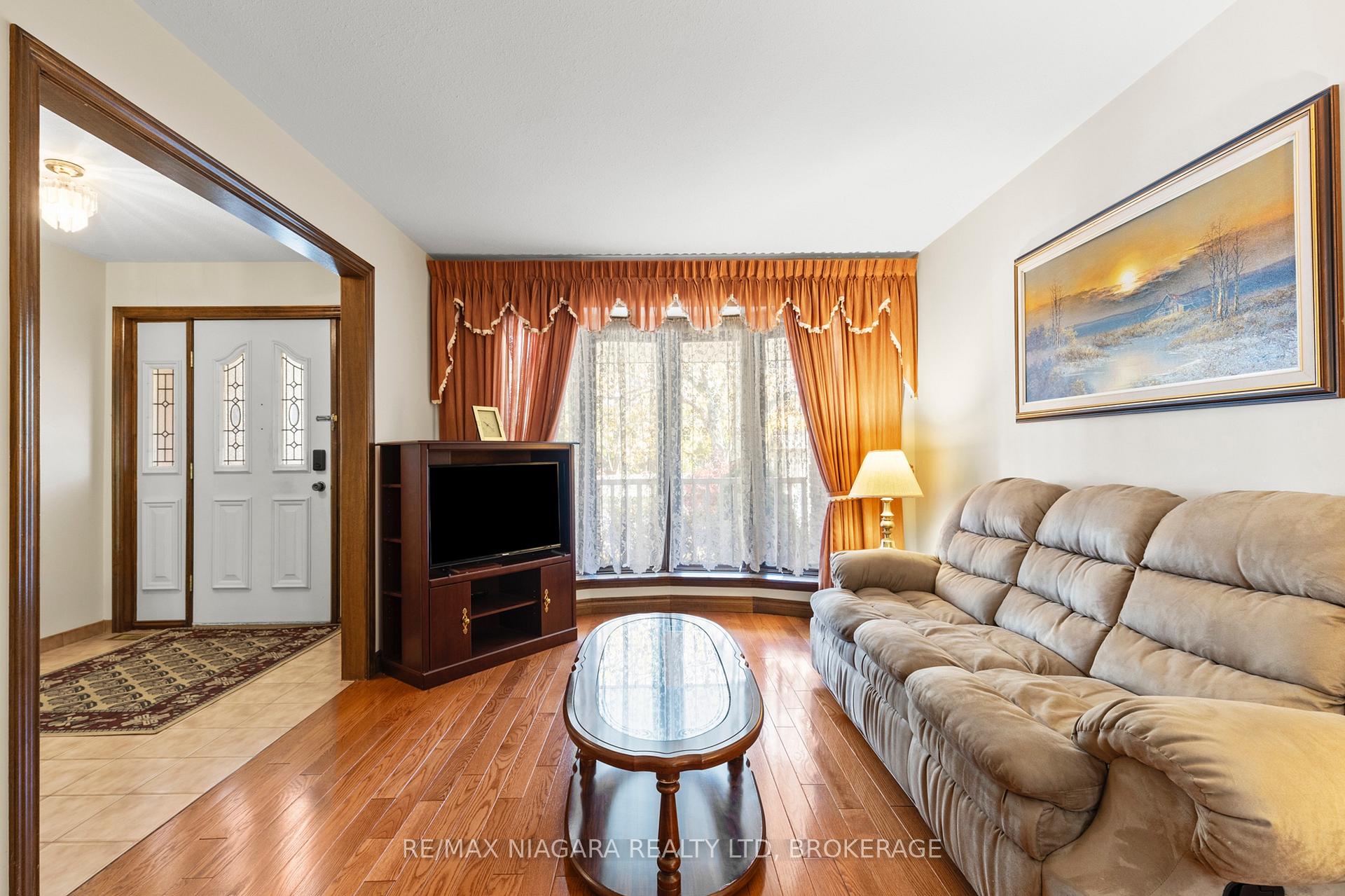Photo 7 of 142 Welland Road, Pelham, Fonthill — HOMEH