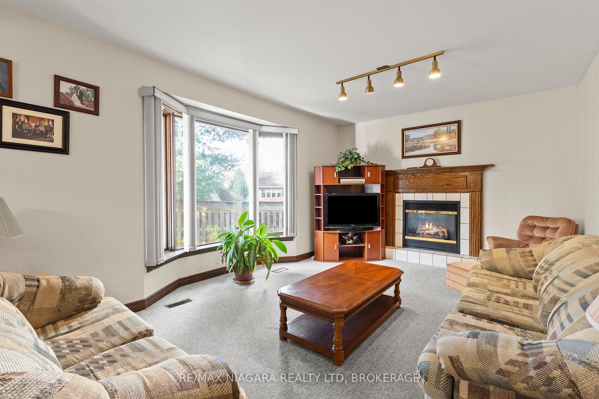 Photo 15 of 142 Welland Road, Pelham, Fonthill — HOMEH