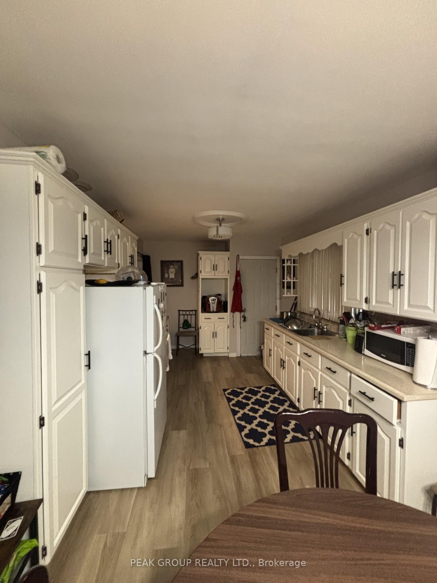 Photo 3 of 4945 Shirley Avenue, Niagara Falls, Cherrywood — HOMEH