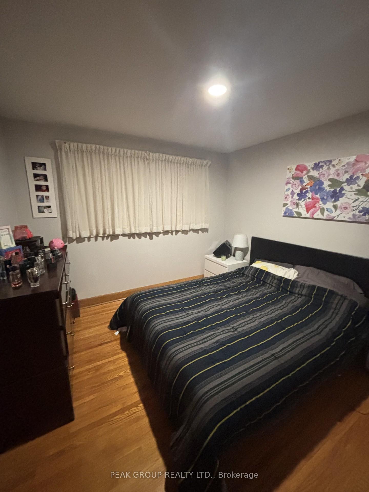 Photo 5 of 4945 Shirley Avenue, Niagara Falls, Cherrywood — HOMEH
