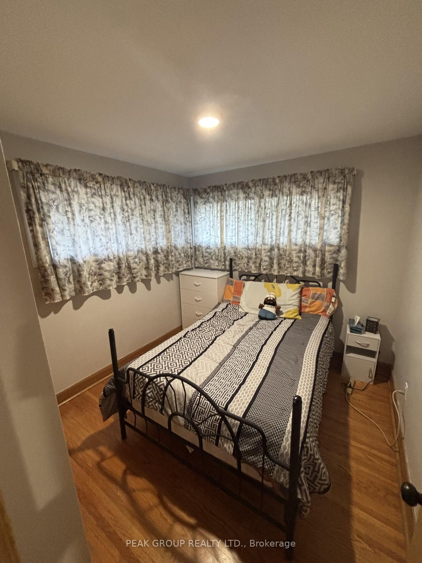 Photo 6 of 4945 Shirley Avenue, Niagara Falls, Cherrywood — HOMEH