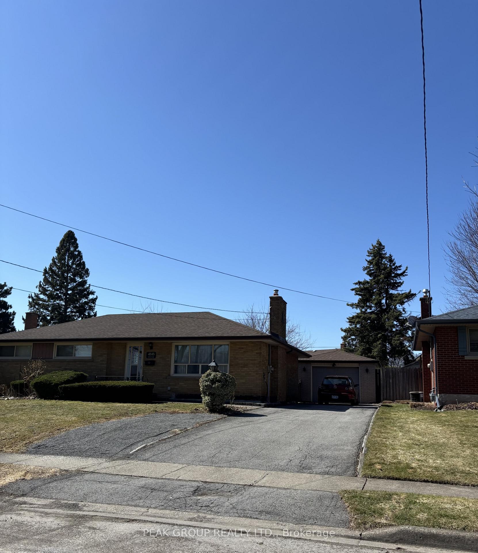 Photo 8 of 4945 Shirley Avenue, Niagara Falls, Cherrywood — HOMEH