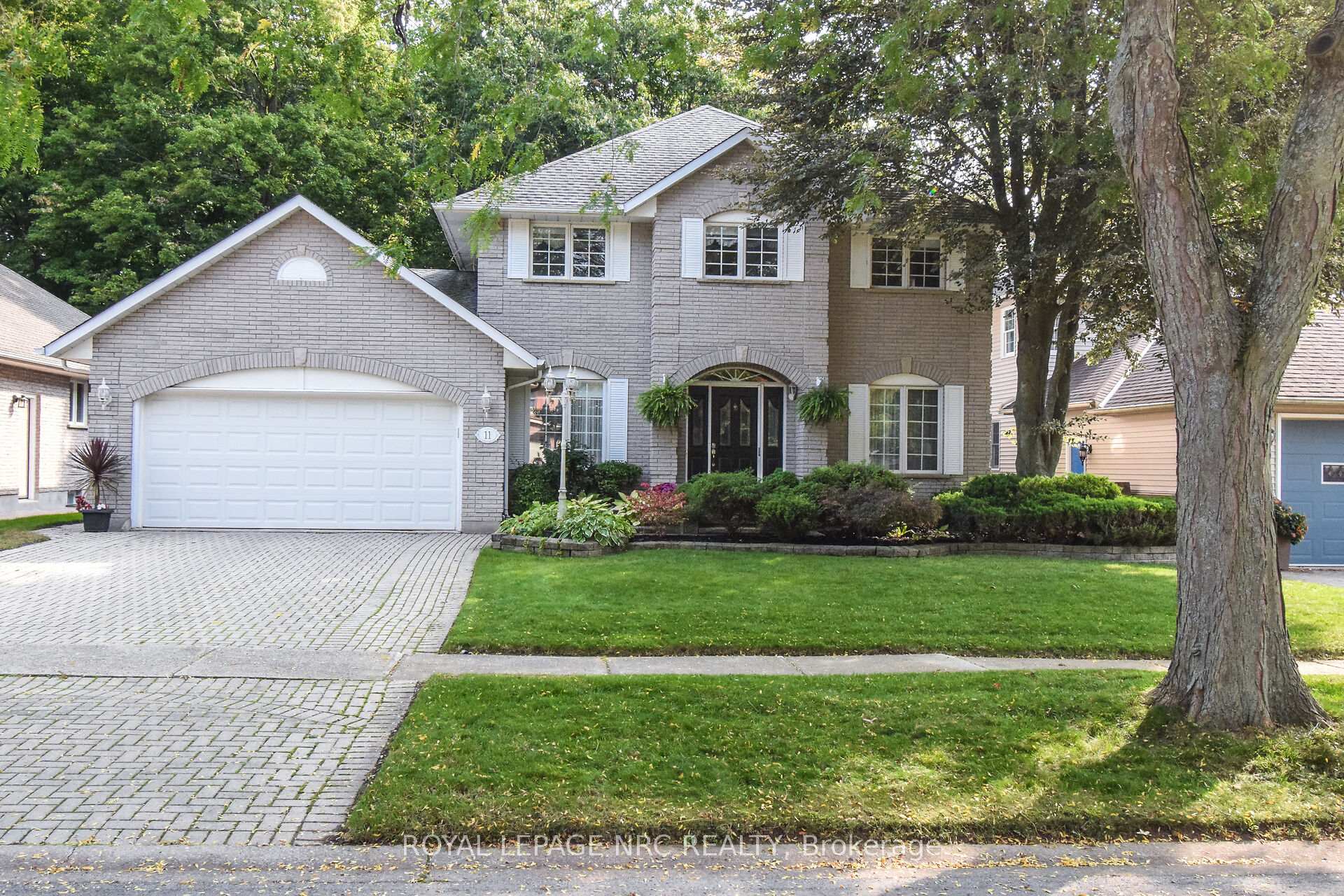 Photo 2 of 11 Milburn Drive, Pelham, Fonthill — HOMEH