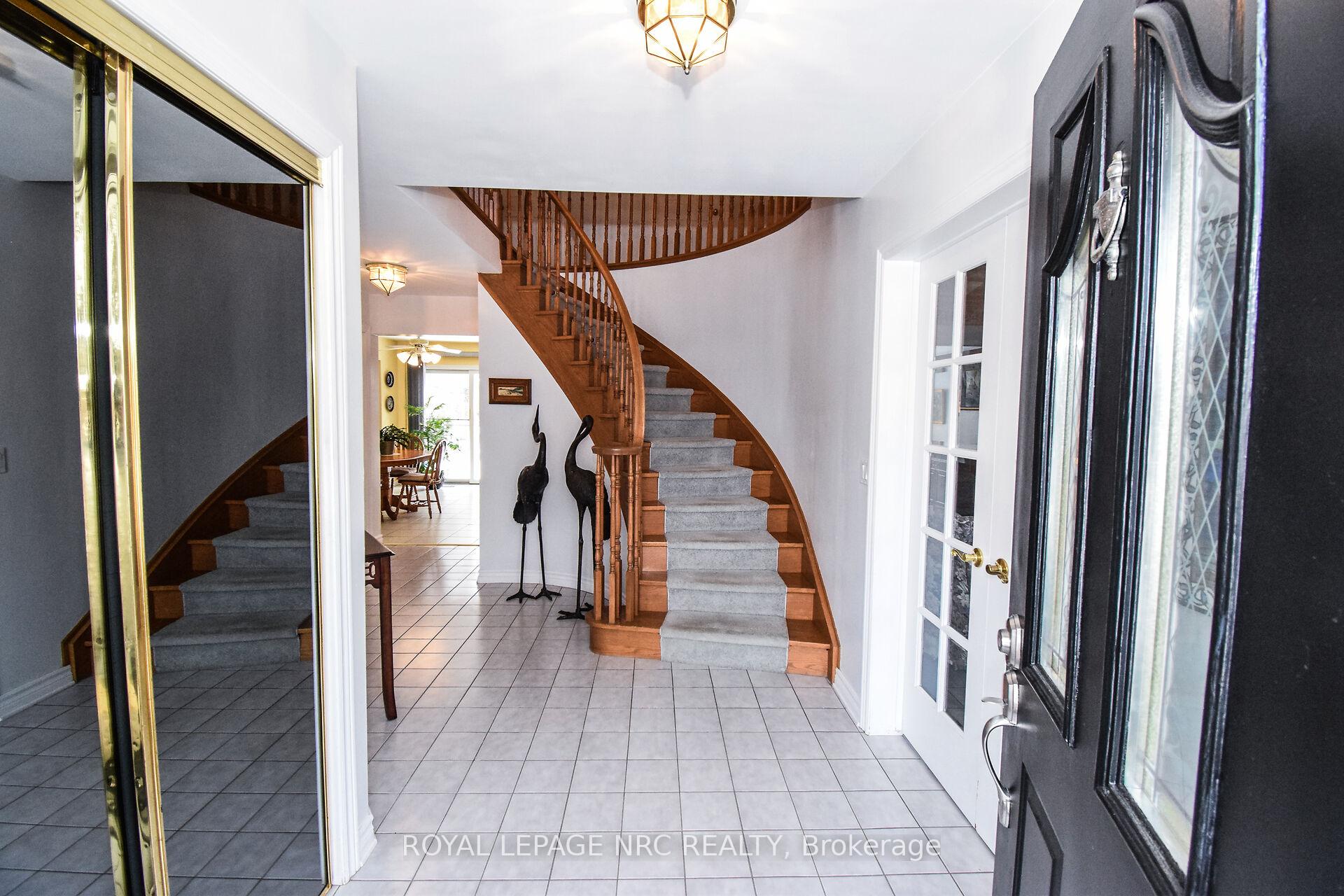 Photo 6 of 11 Milburn Drive, Pelham, Fonthill — HOMEH