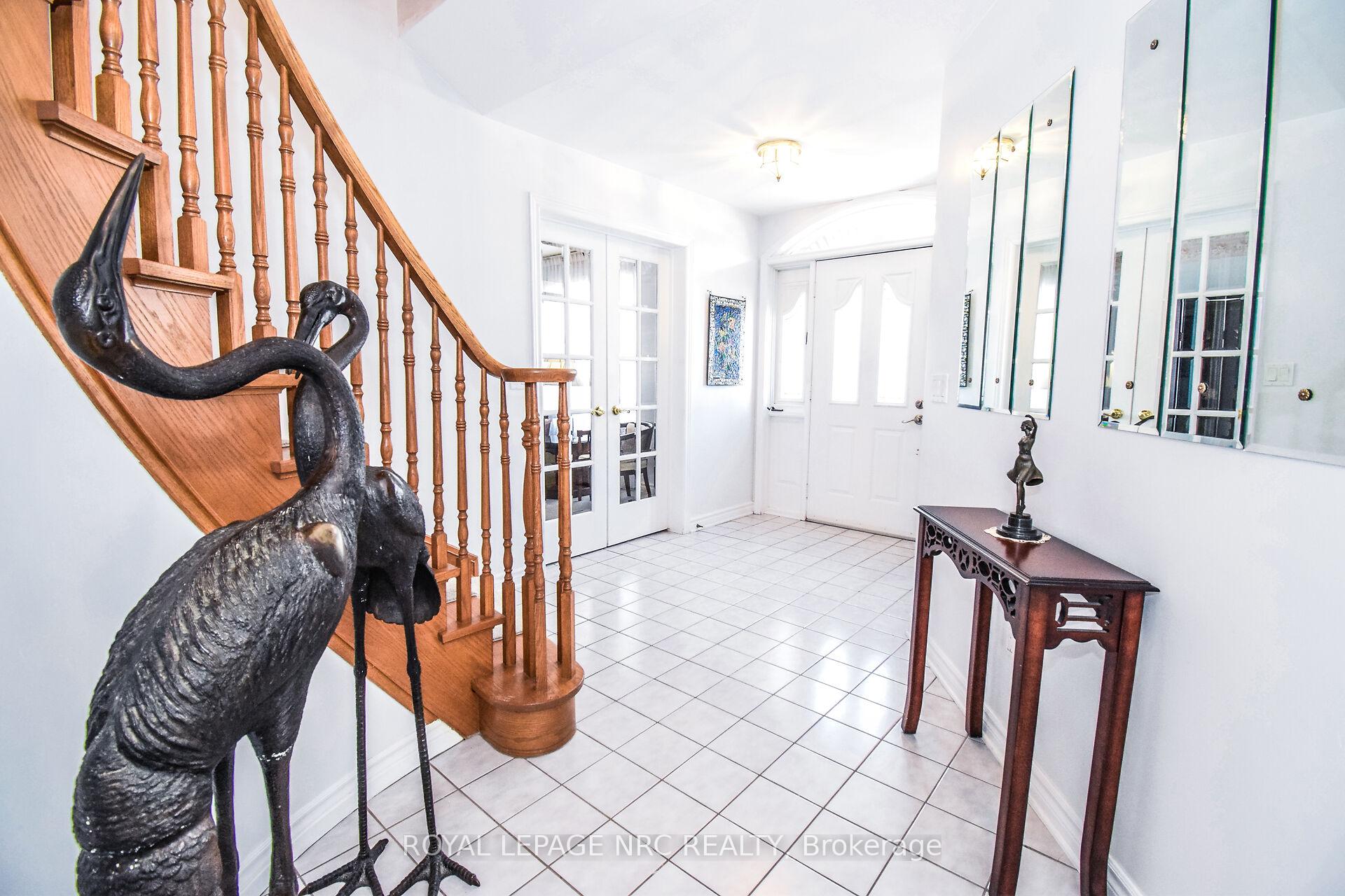 Photo 8 of 11 Milburn Drive, Pelham, Fonthill — HOMEH