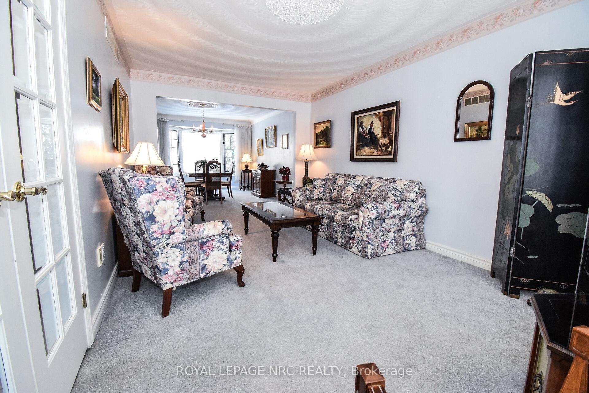 Photo 10 of 11 Milburn Drive, Pelham, Fonthill — HOMEH