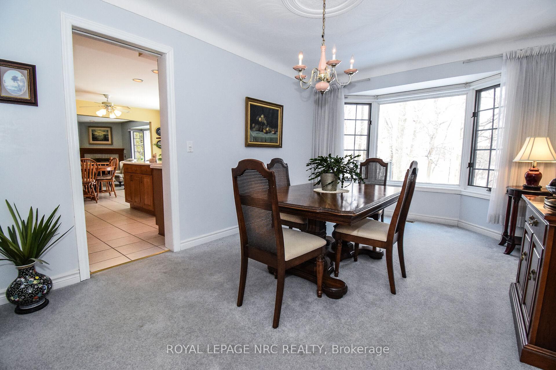 Photo 12 of 11 Milburn Drive, Pelham, Fonthill — HOMEH