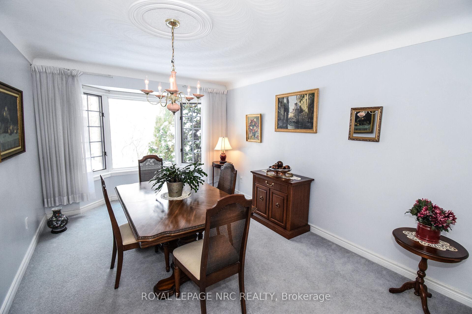 Photo 13 of 11 Milburn Drive, Pelham, Fonthill — HOMEH